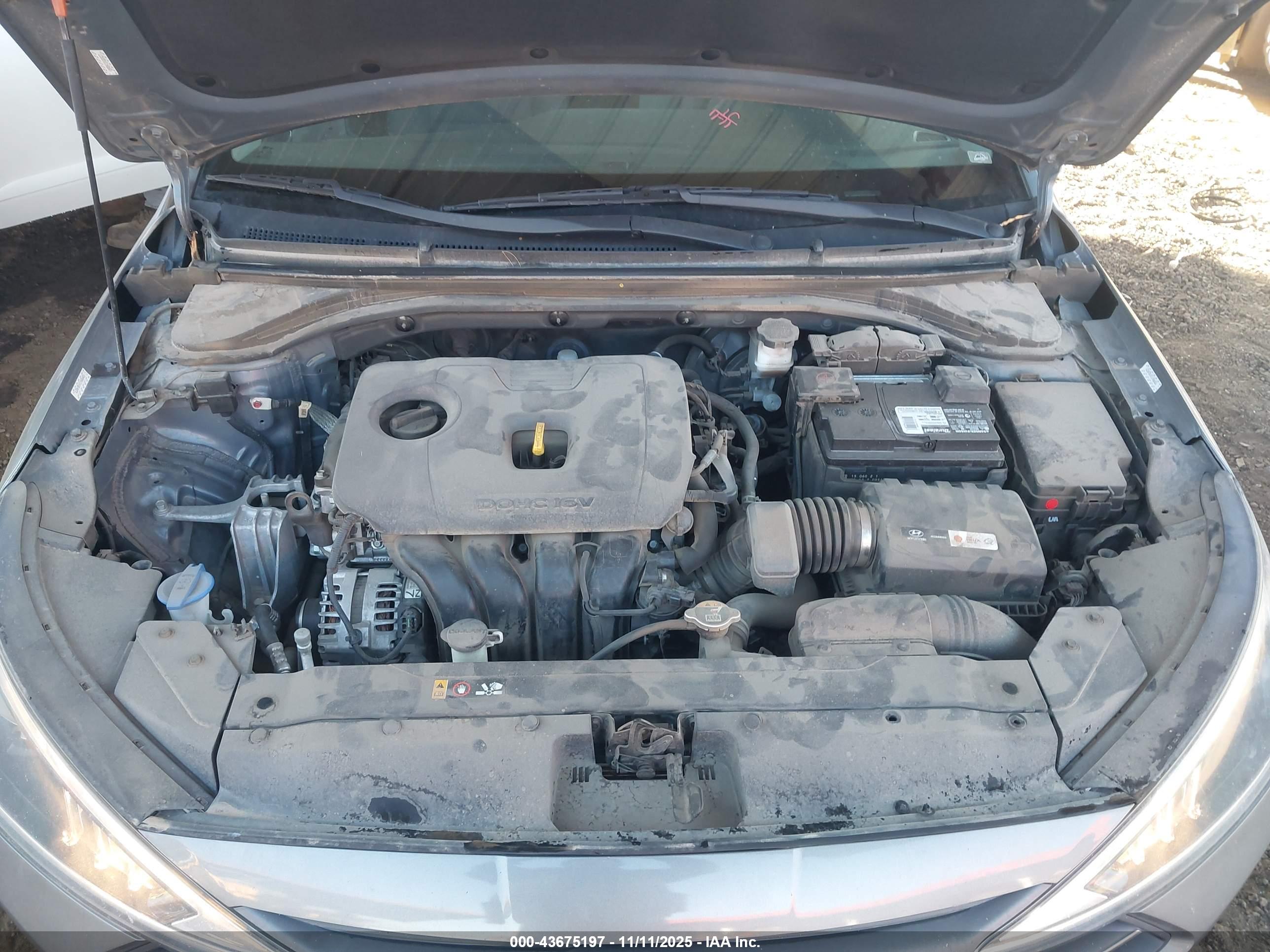 HYUNDAI ELANTRA image 10