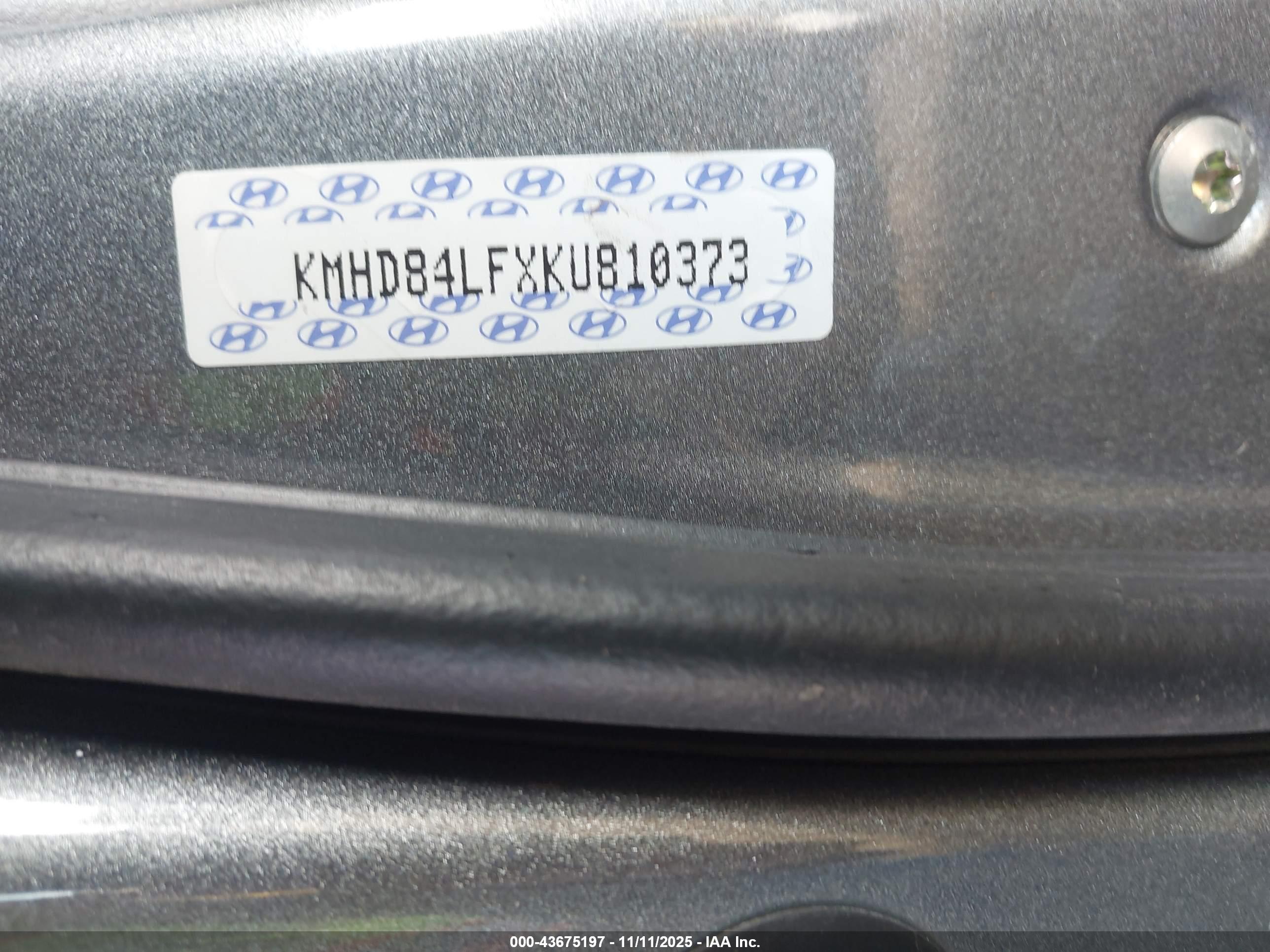 HYUNDAI ELANTRA image 9