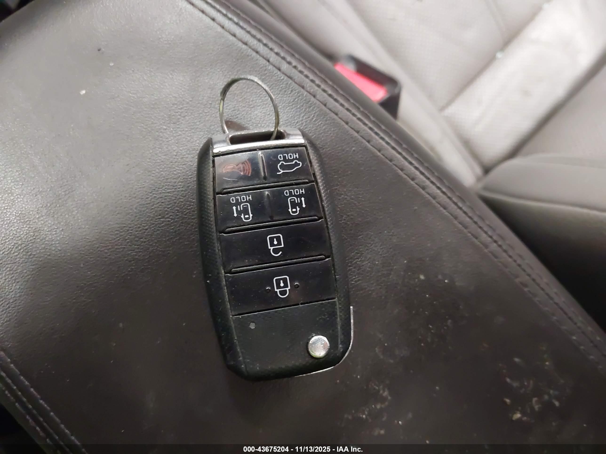 HYUNDAI TUCSON image 11