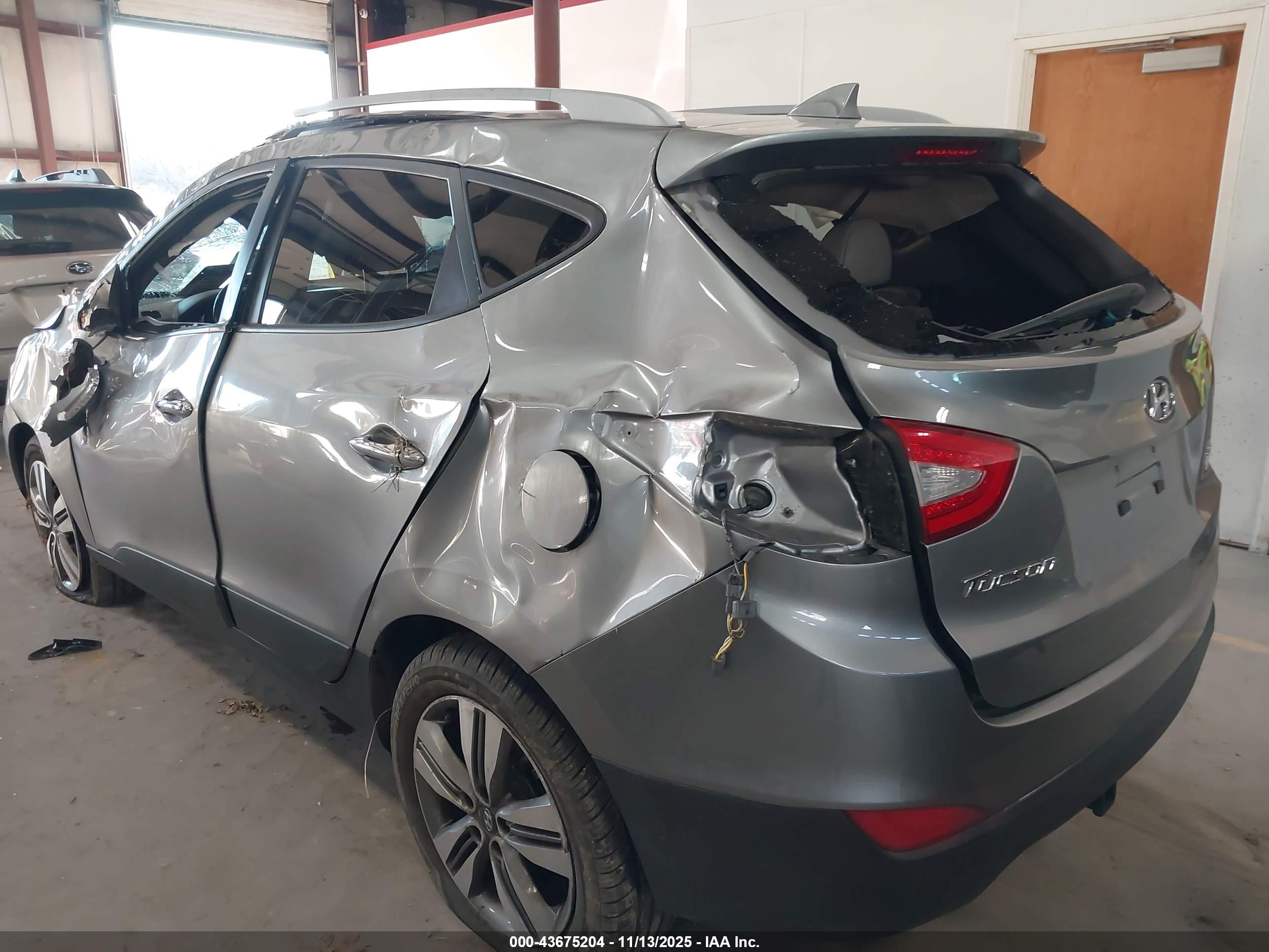 HYUNDAI TUCSON image 6