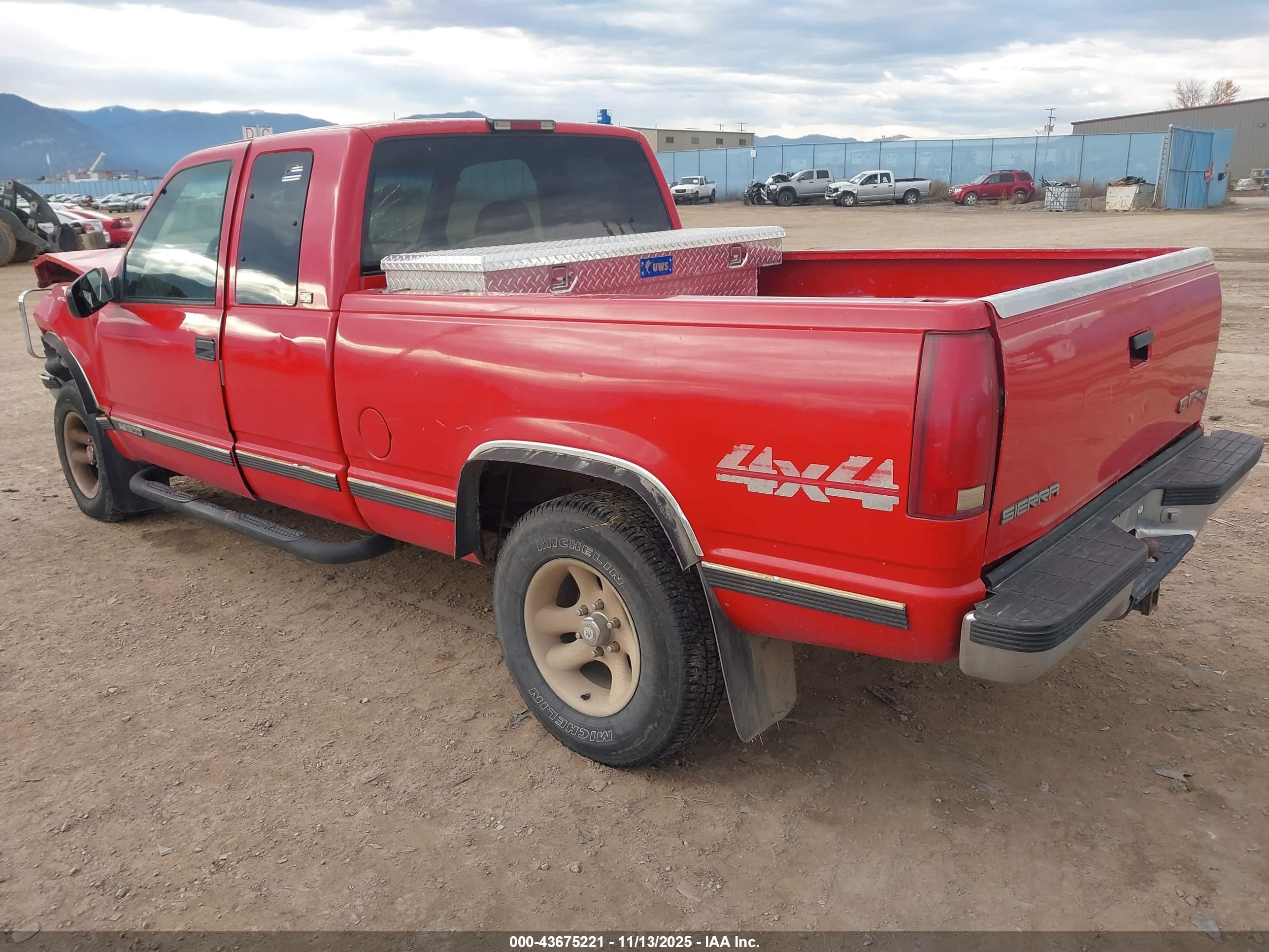 GMC SIERRA image 3