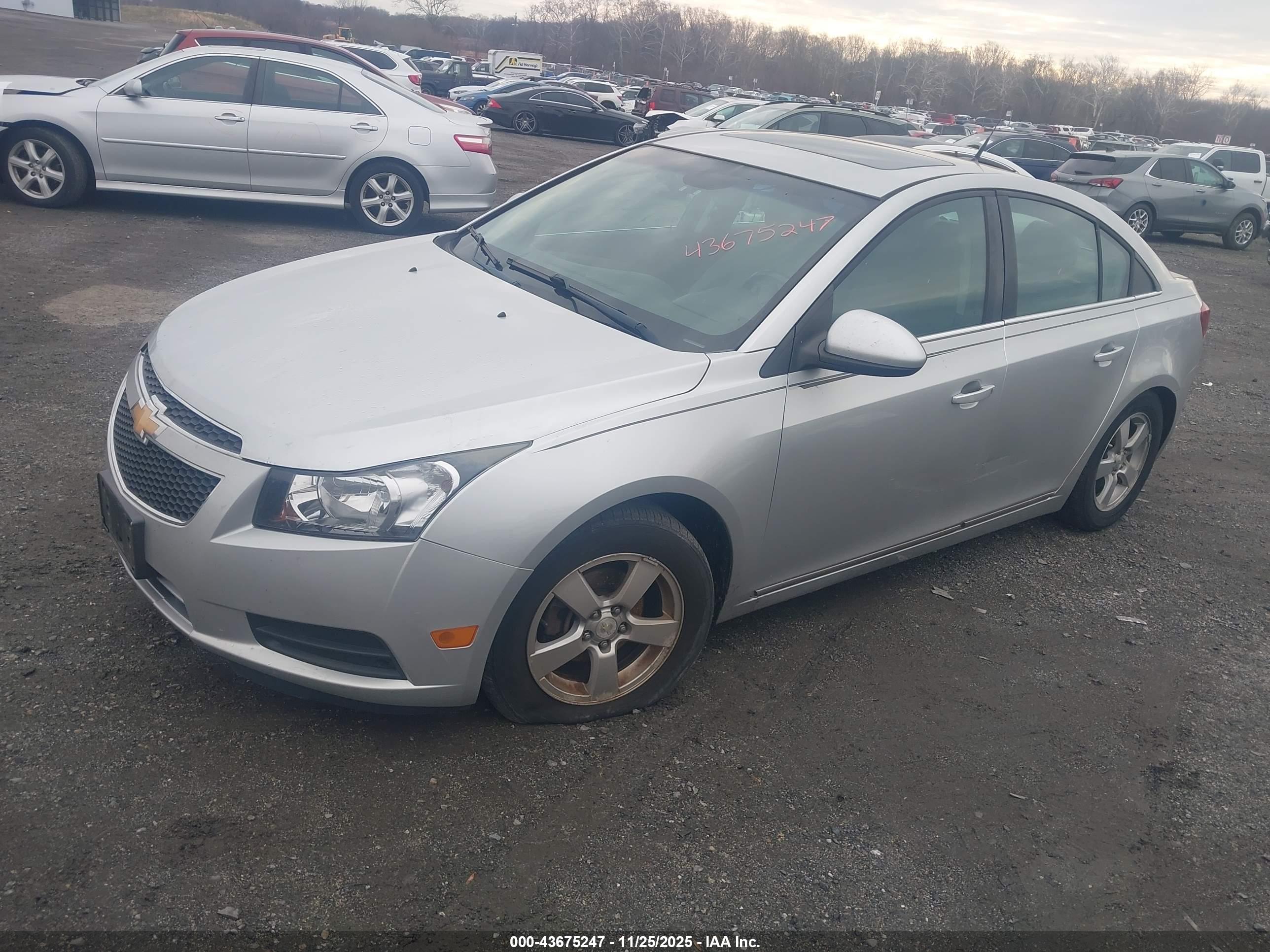 CHEVROLET CRUZE image 2