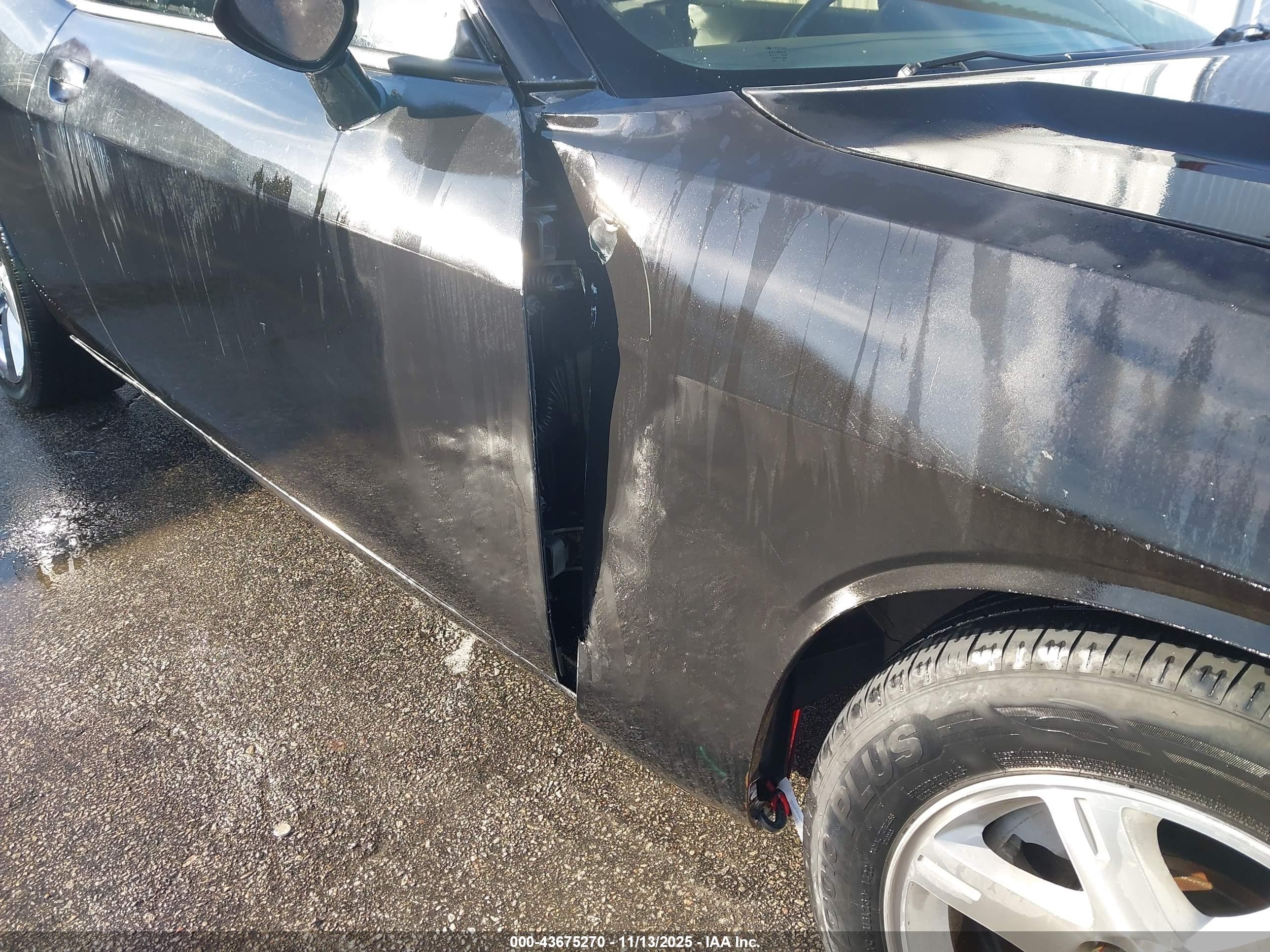 DODGE CHALLENGER image 6
