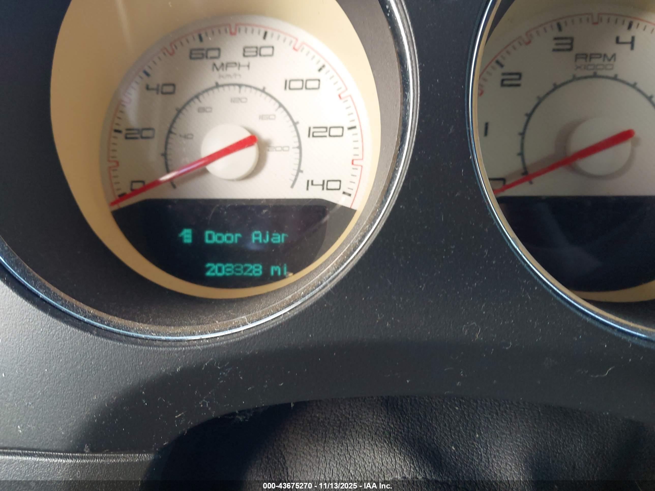 DODGE CHALLENGER image 7