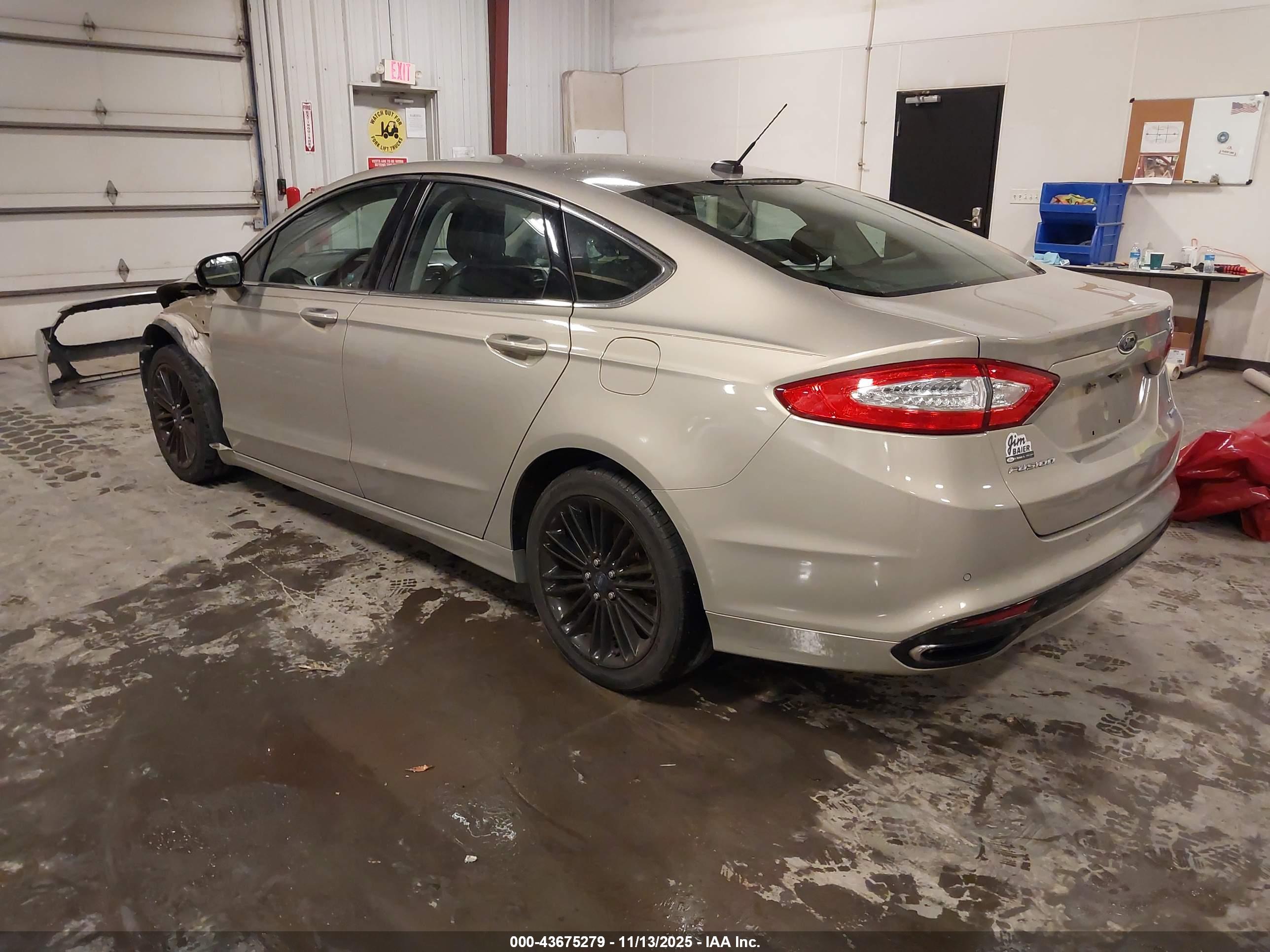 FORD FUSION image 3
