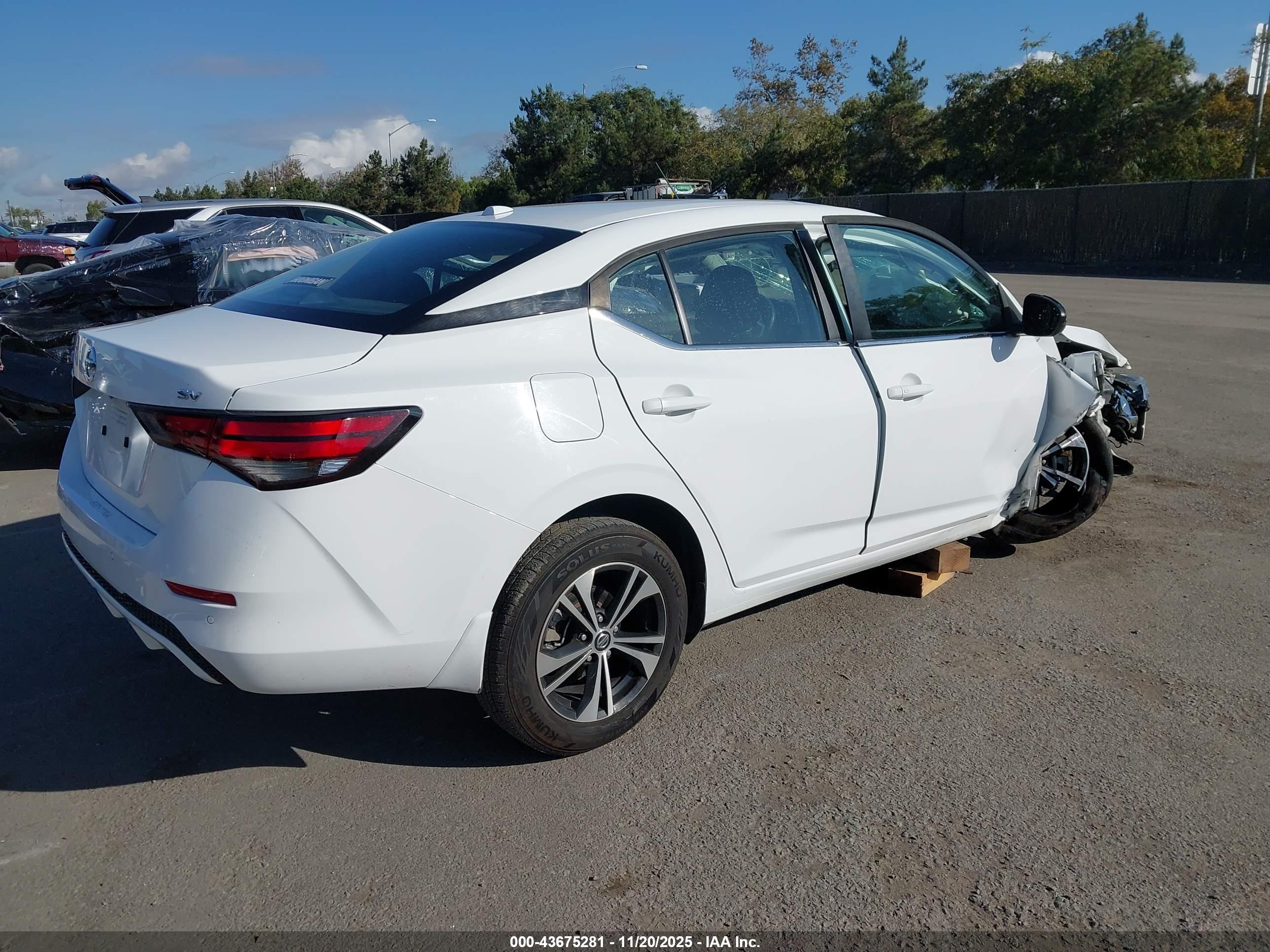 NISSAN SENTRA image 4