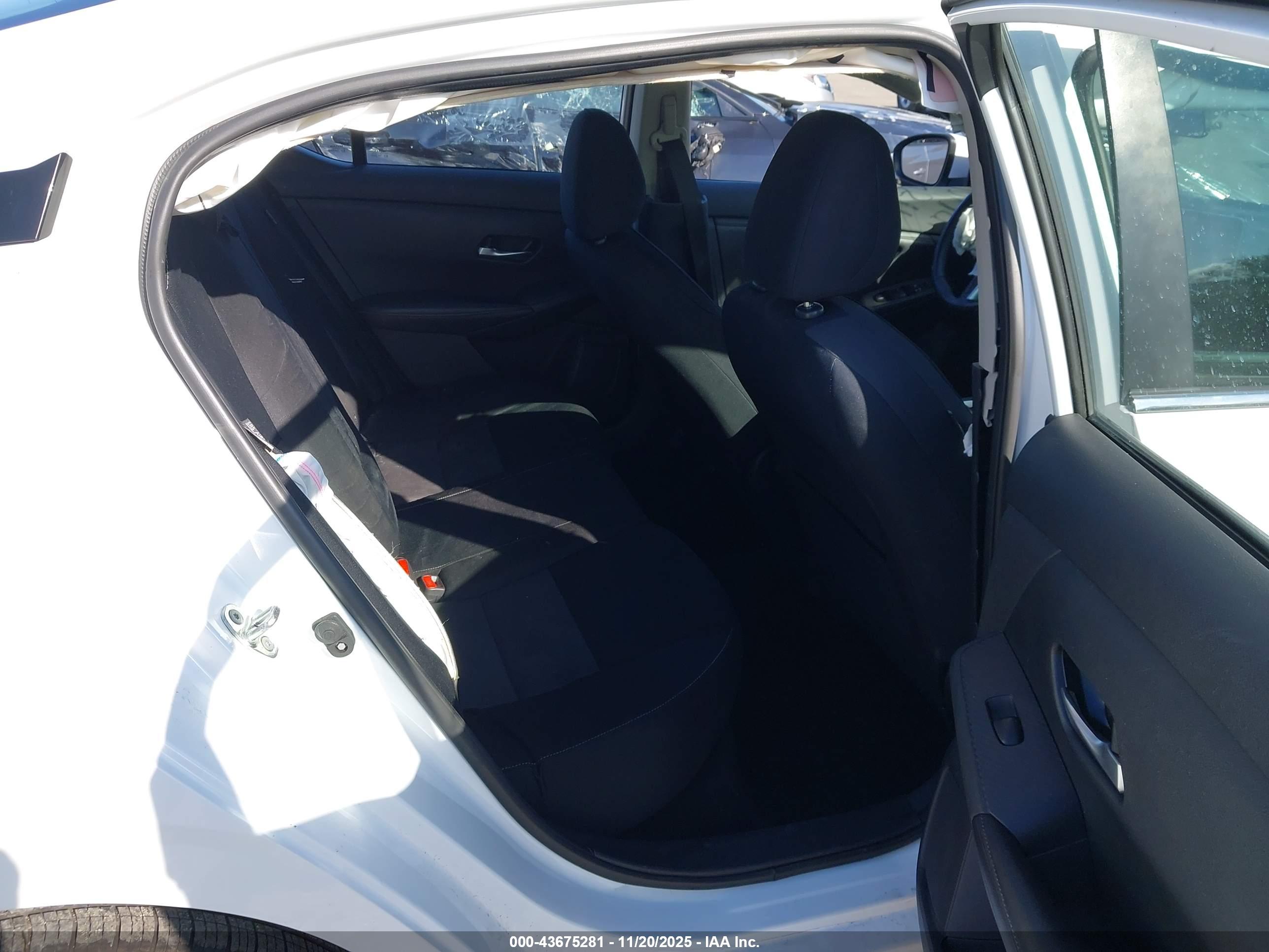 NISSAN SENTRA image 8
