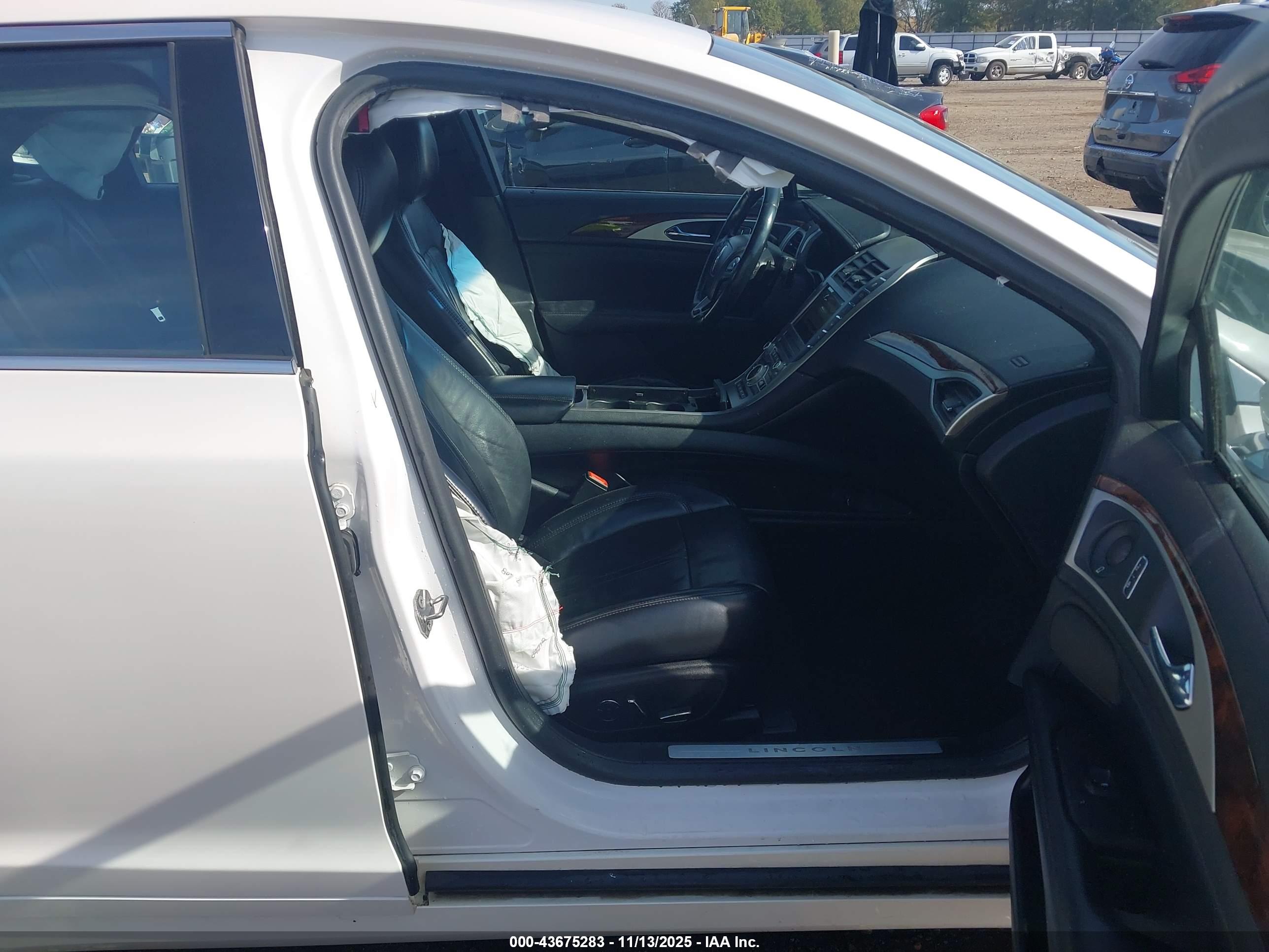 LINCOLN MKZ image 5