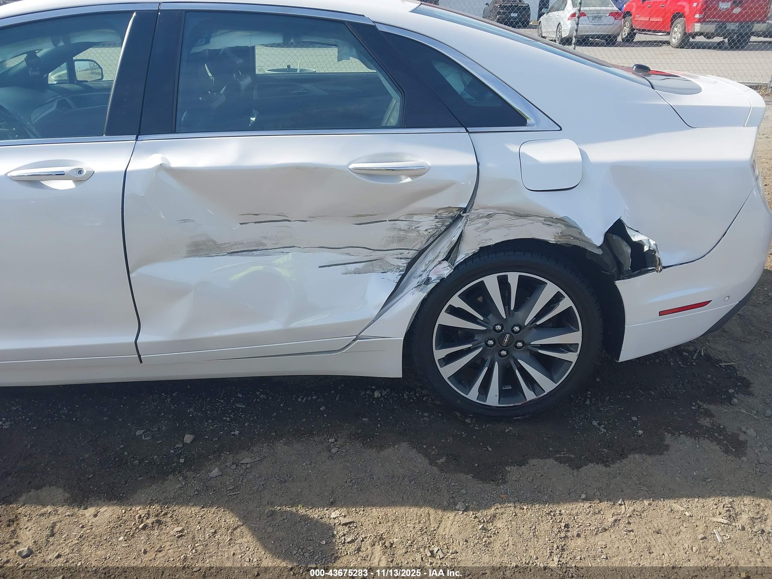 LINCOLN MKZ image 6