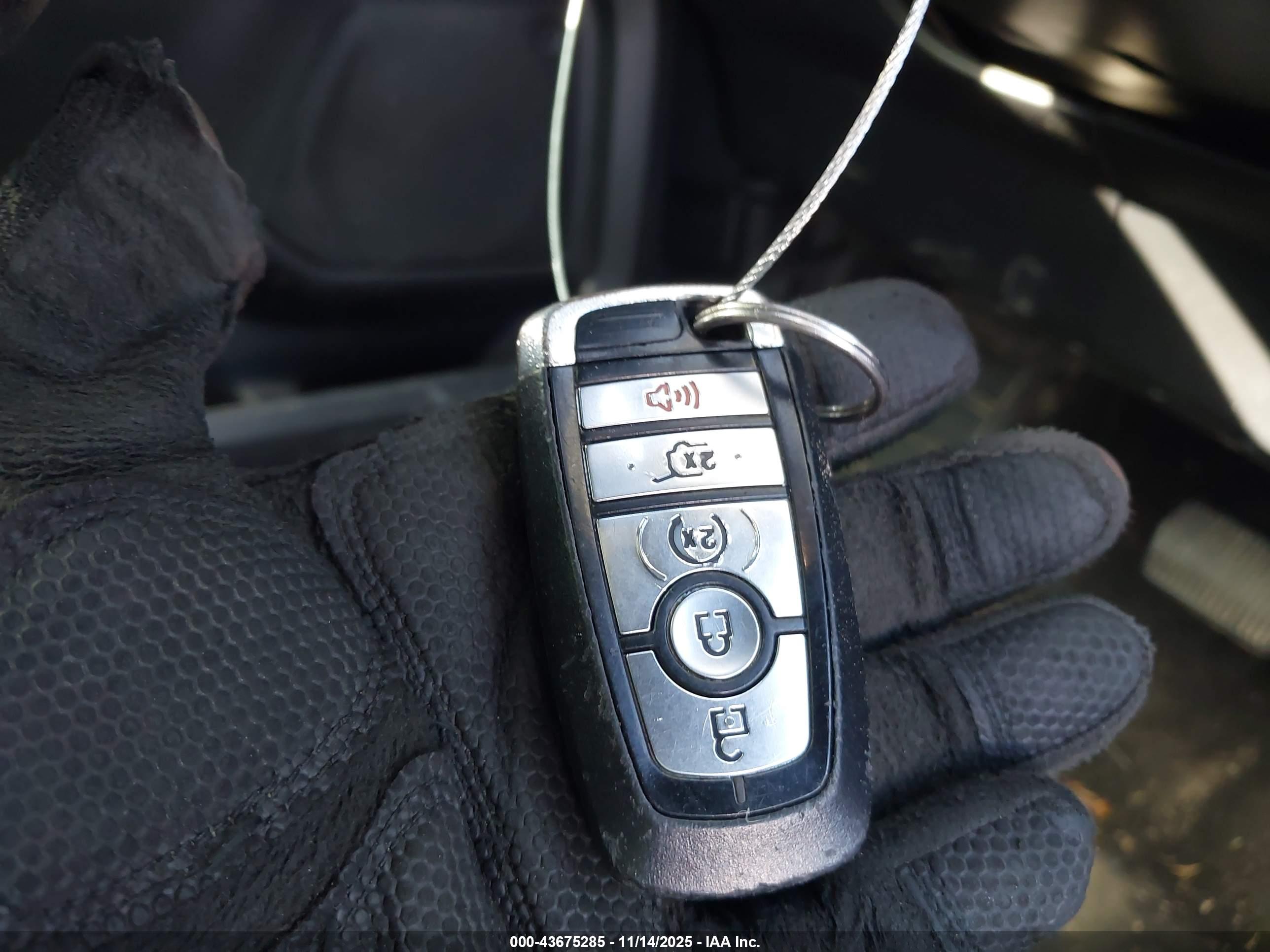 FORD ESCAPE image 11