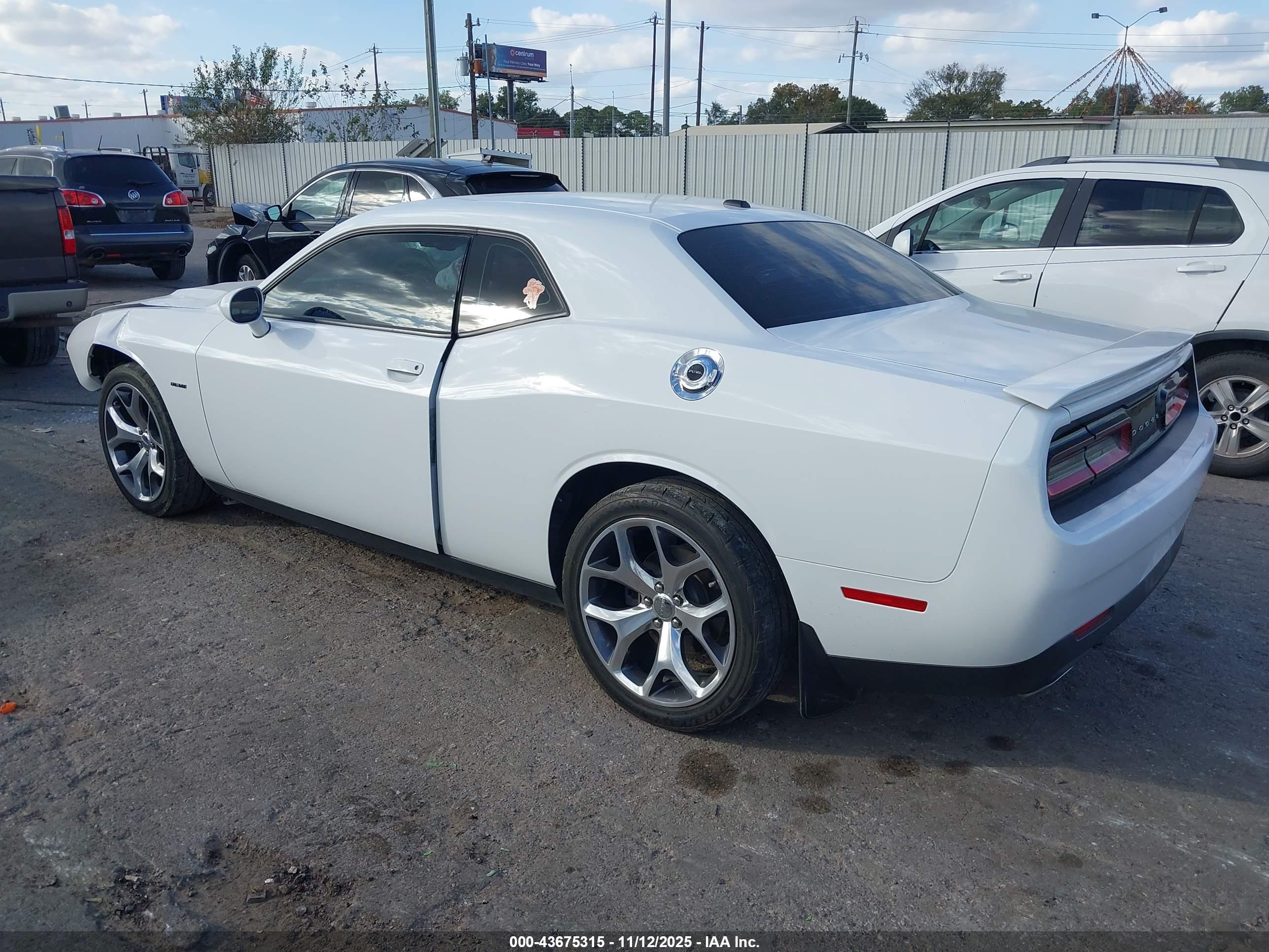 DODGE CHALLENGER image 3