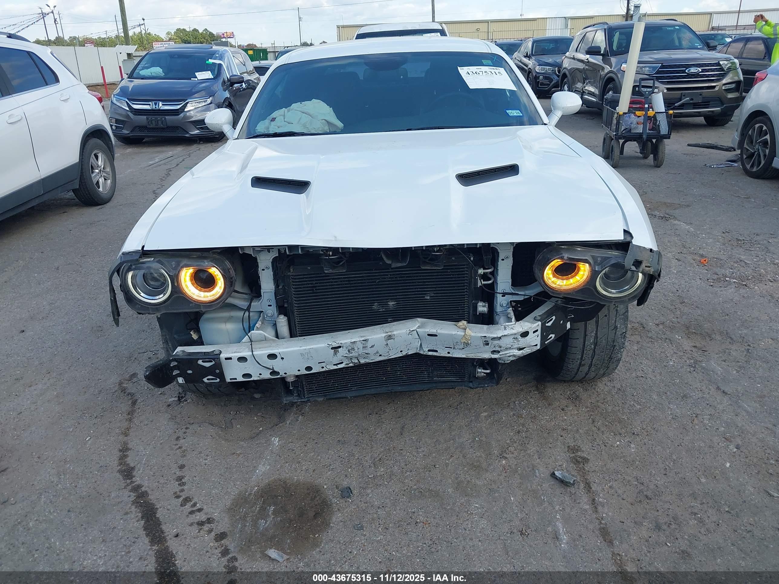 DODGE CHALLENGER image 6