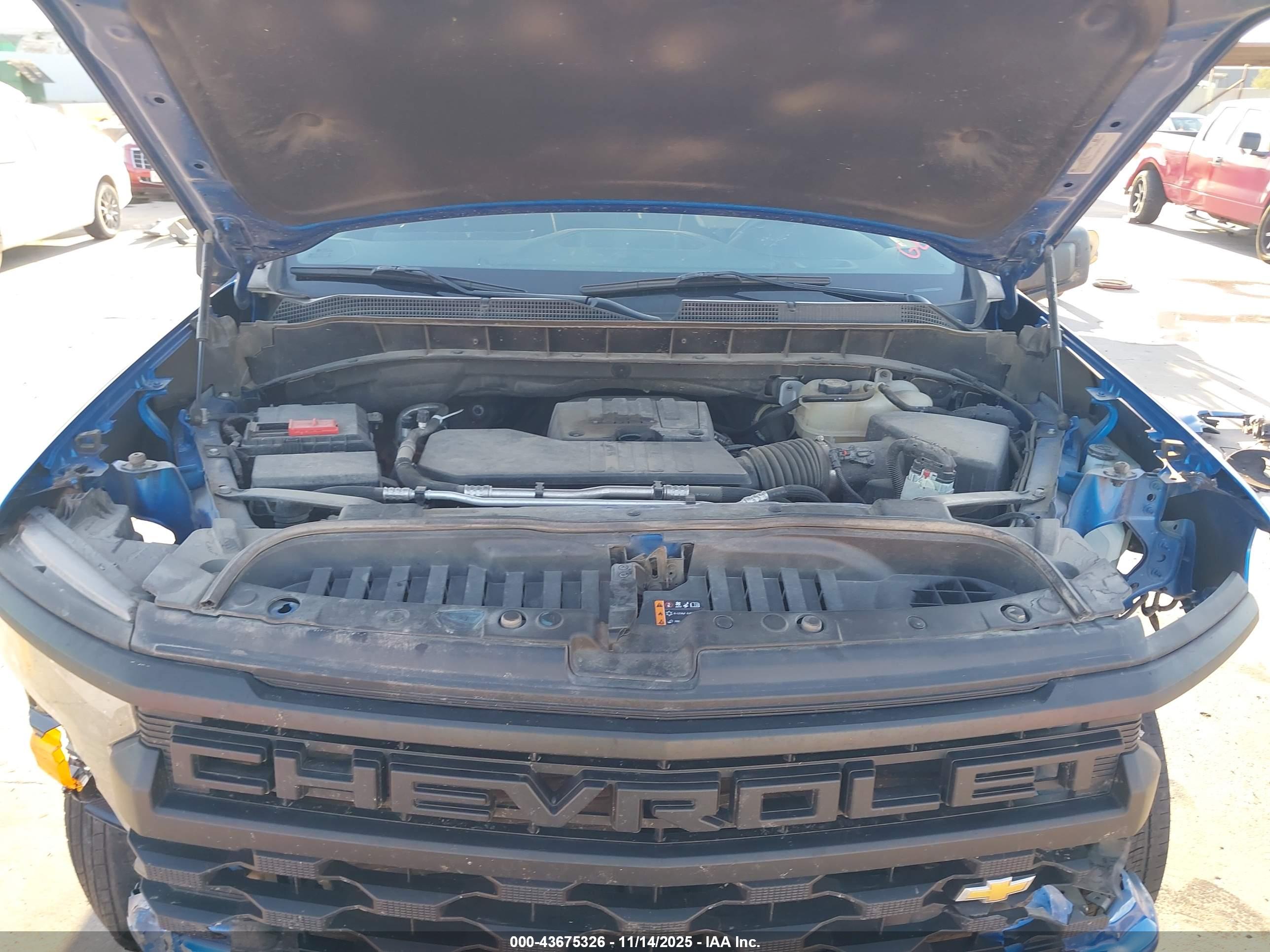 CHEVROLET SILVERADO image 10