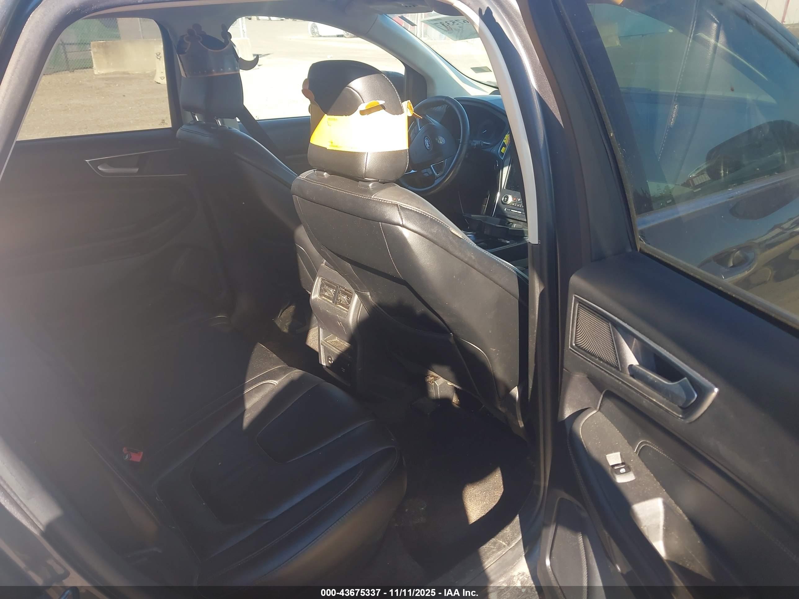 FORD EDGE image 8