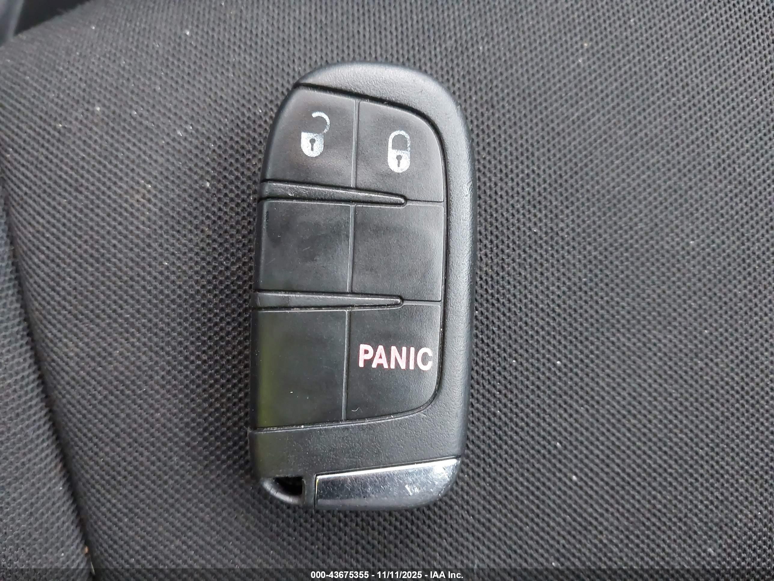 JEEP RENEGADE image 11