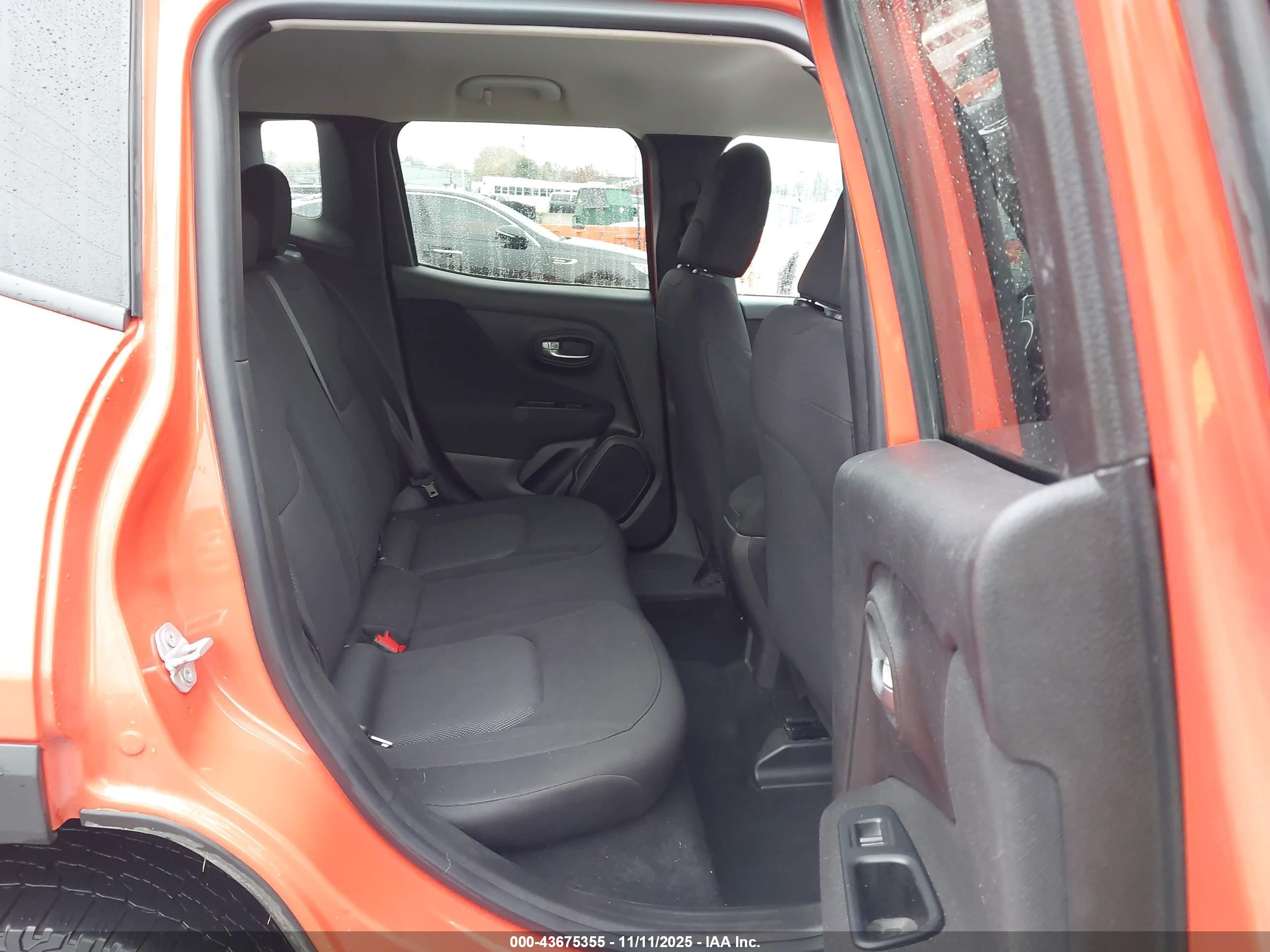 JEEP RENEGADE image 8