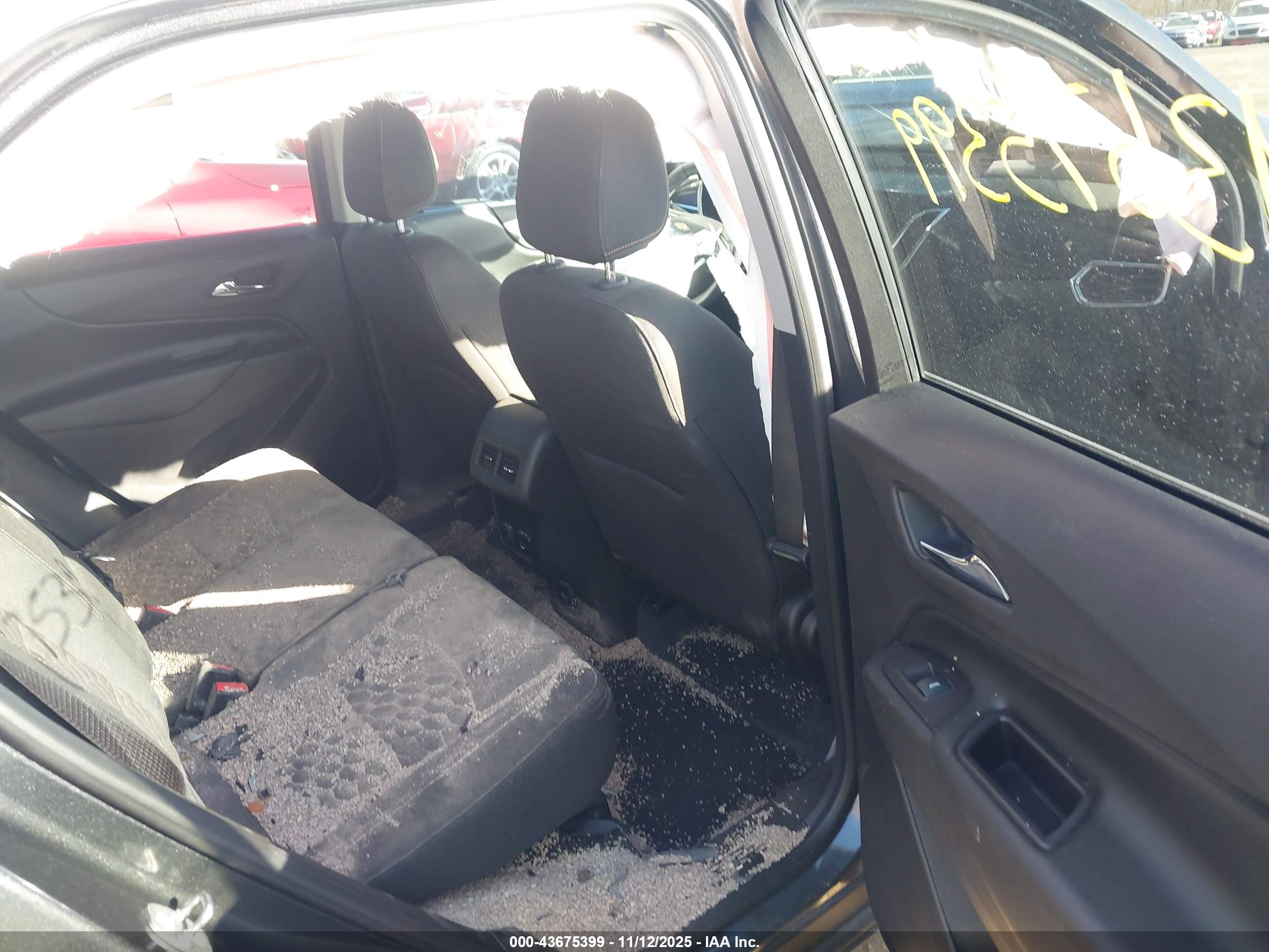 CHEVROLET EQUINOX image 8