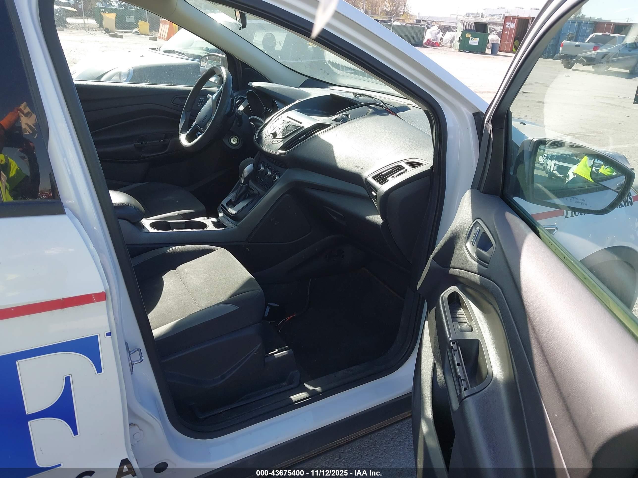 FORD ESCAPE image 5