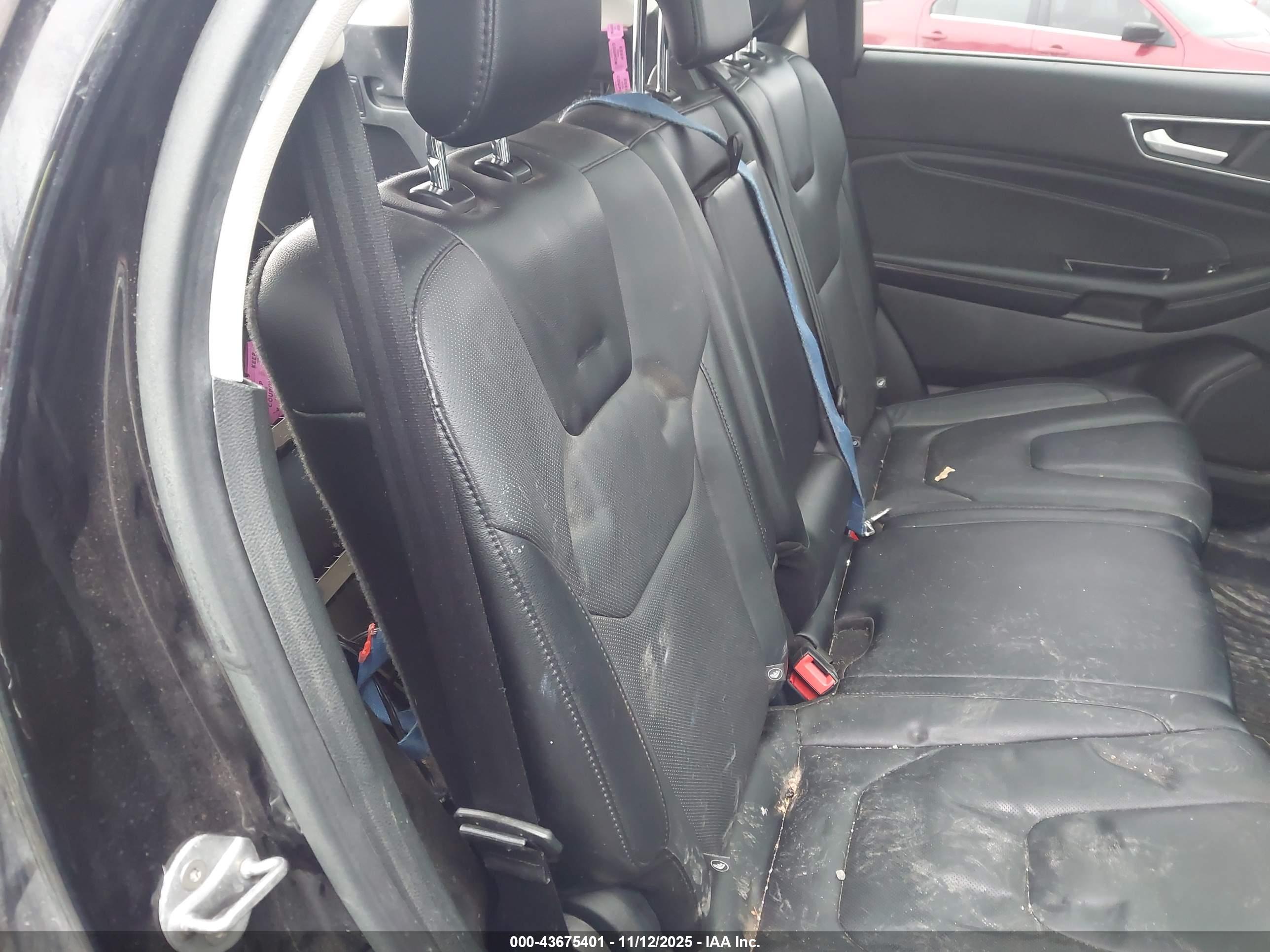 FORD EDGE image 8