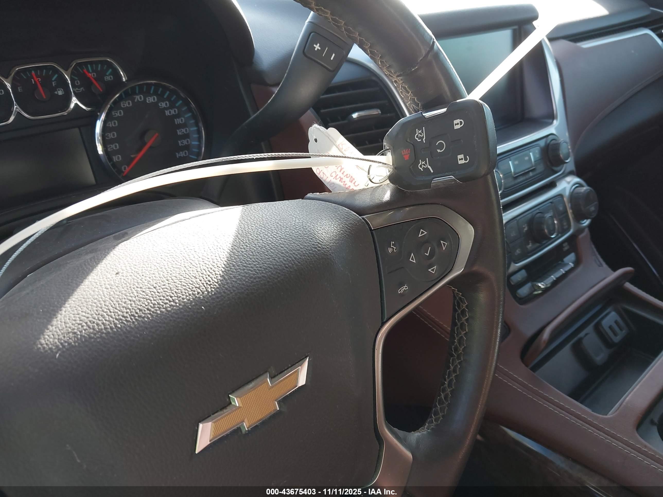 CHEVROLET SUBURBAN image 11