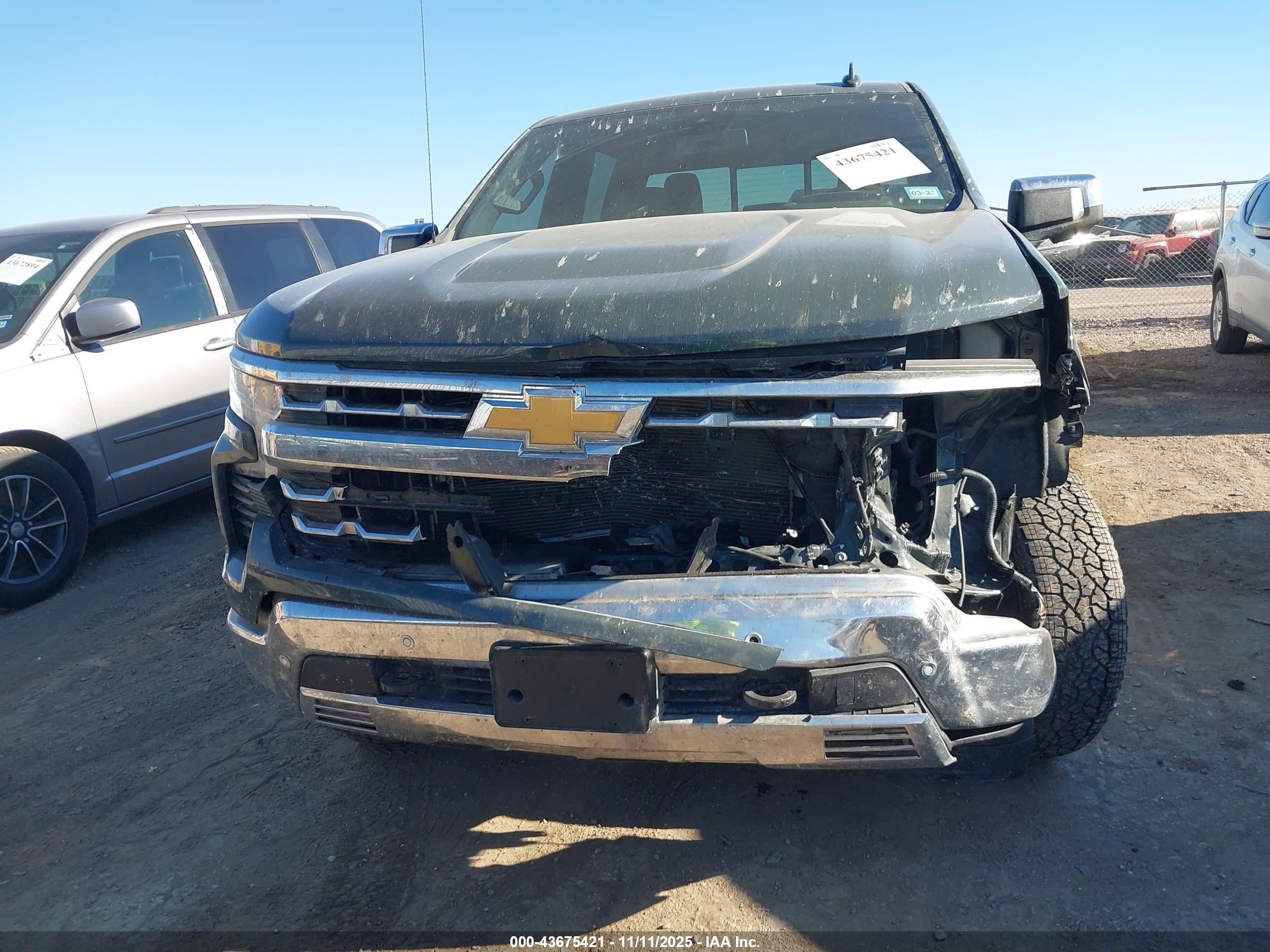 CHEVROLET SILVERADO image 6