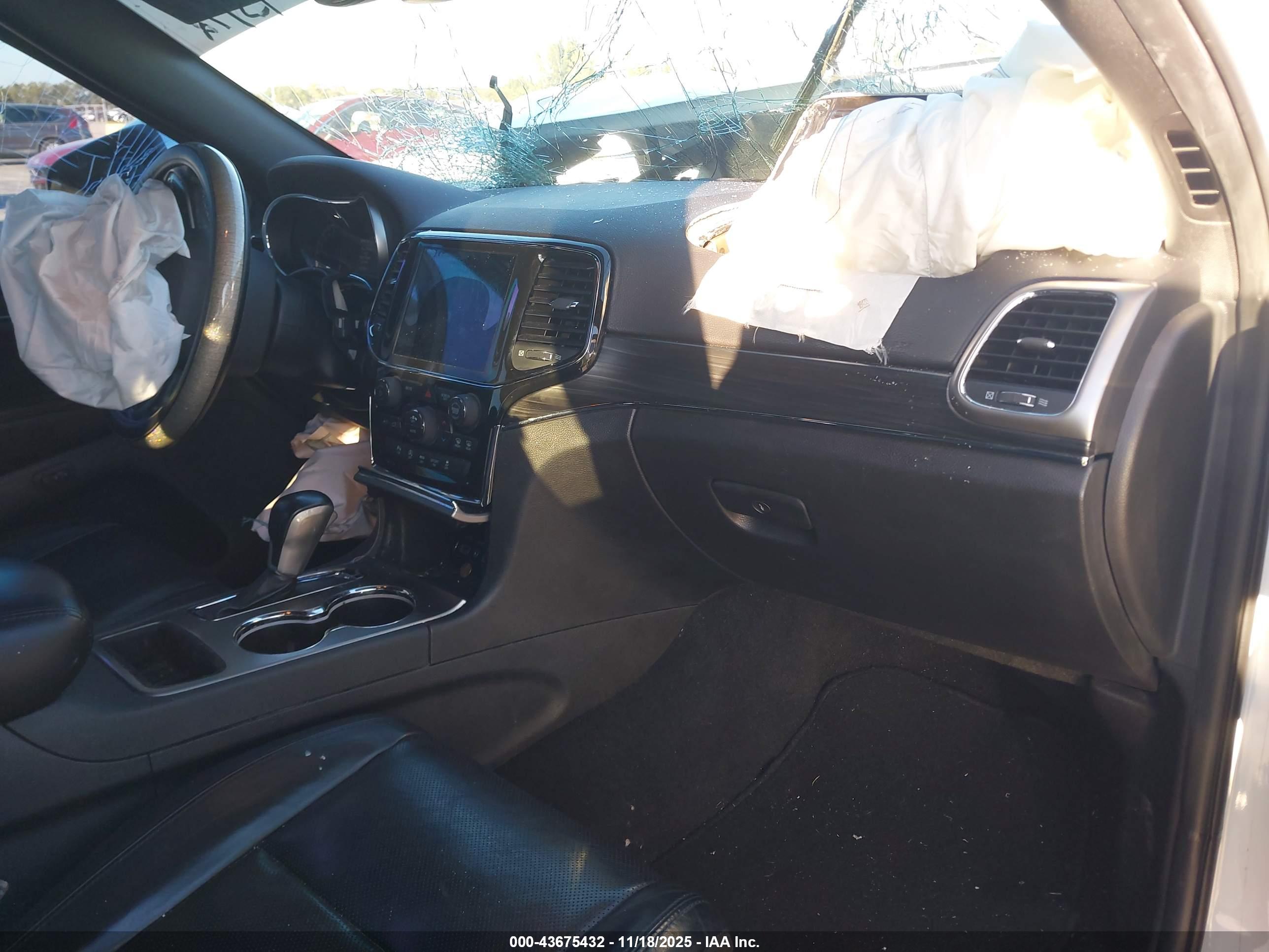 JEEP GRAND image 5