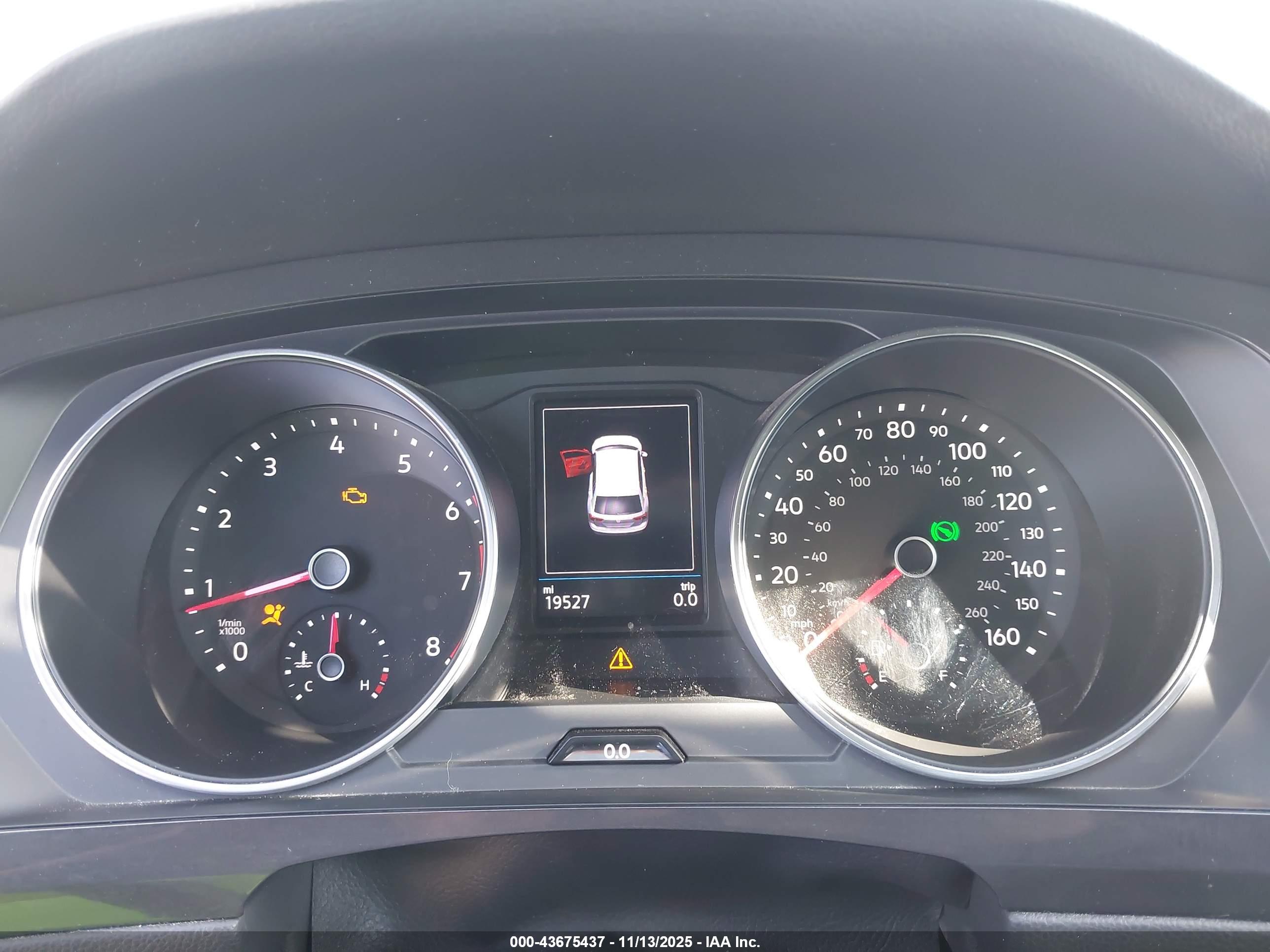 VOLKSWAGEN TIGUAN image 7