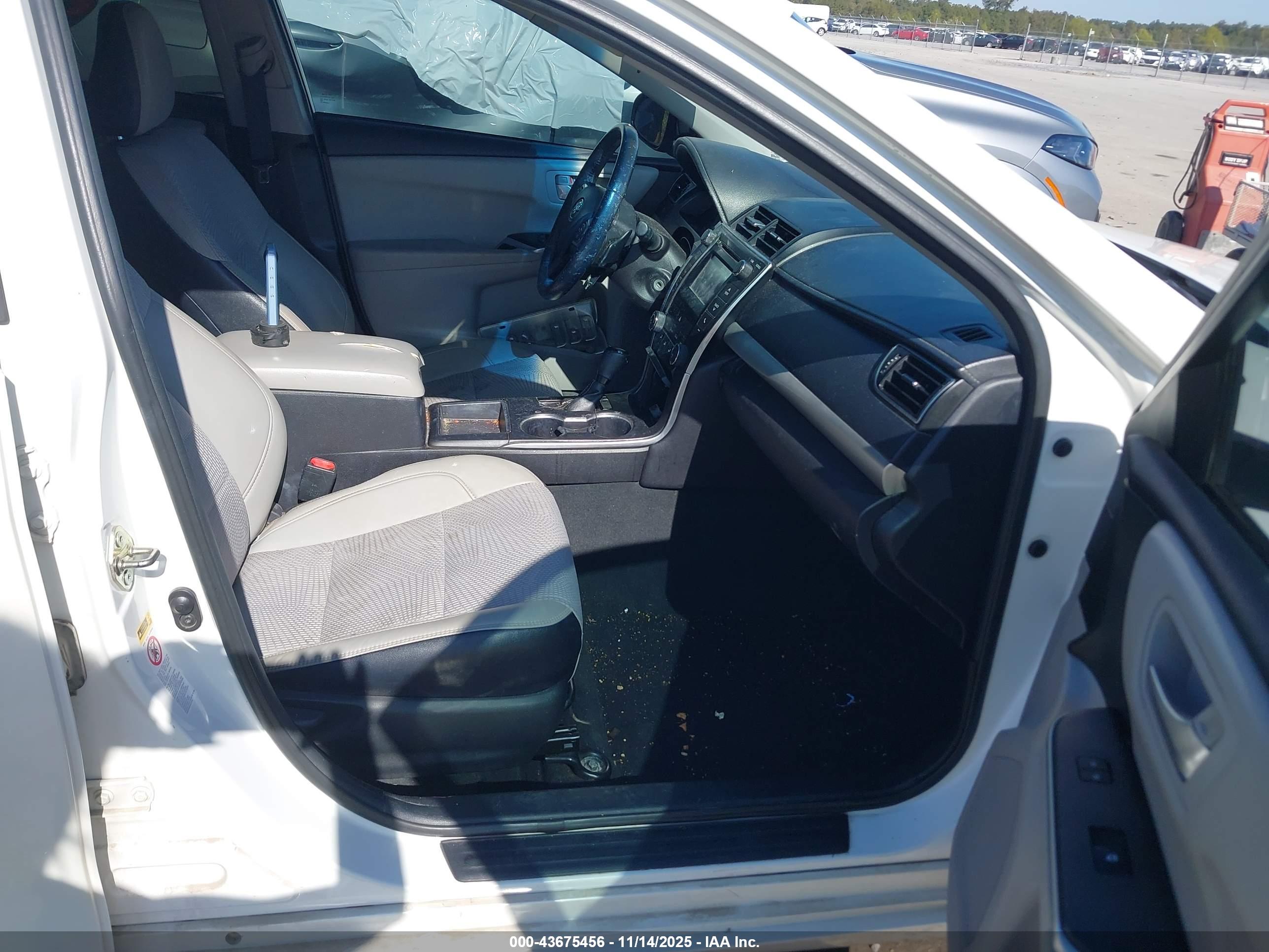 TOYOTA CAMRY image 5