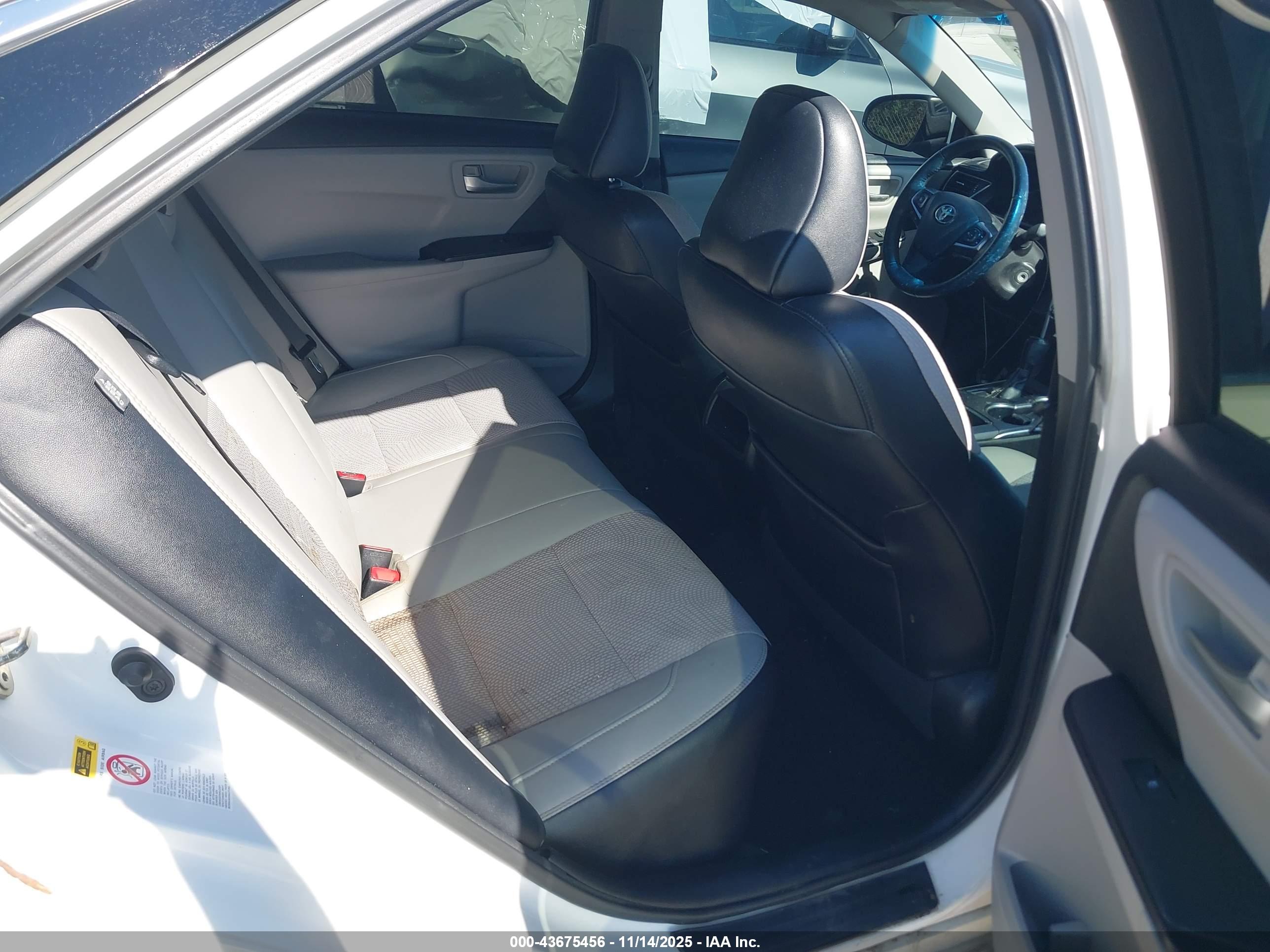 TOYOTA CAMRY image 8