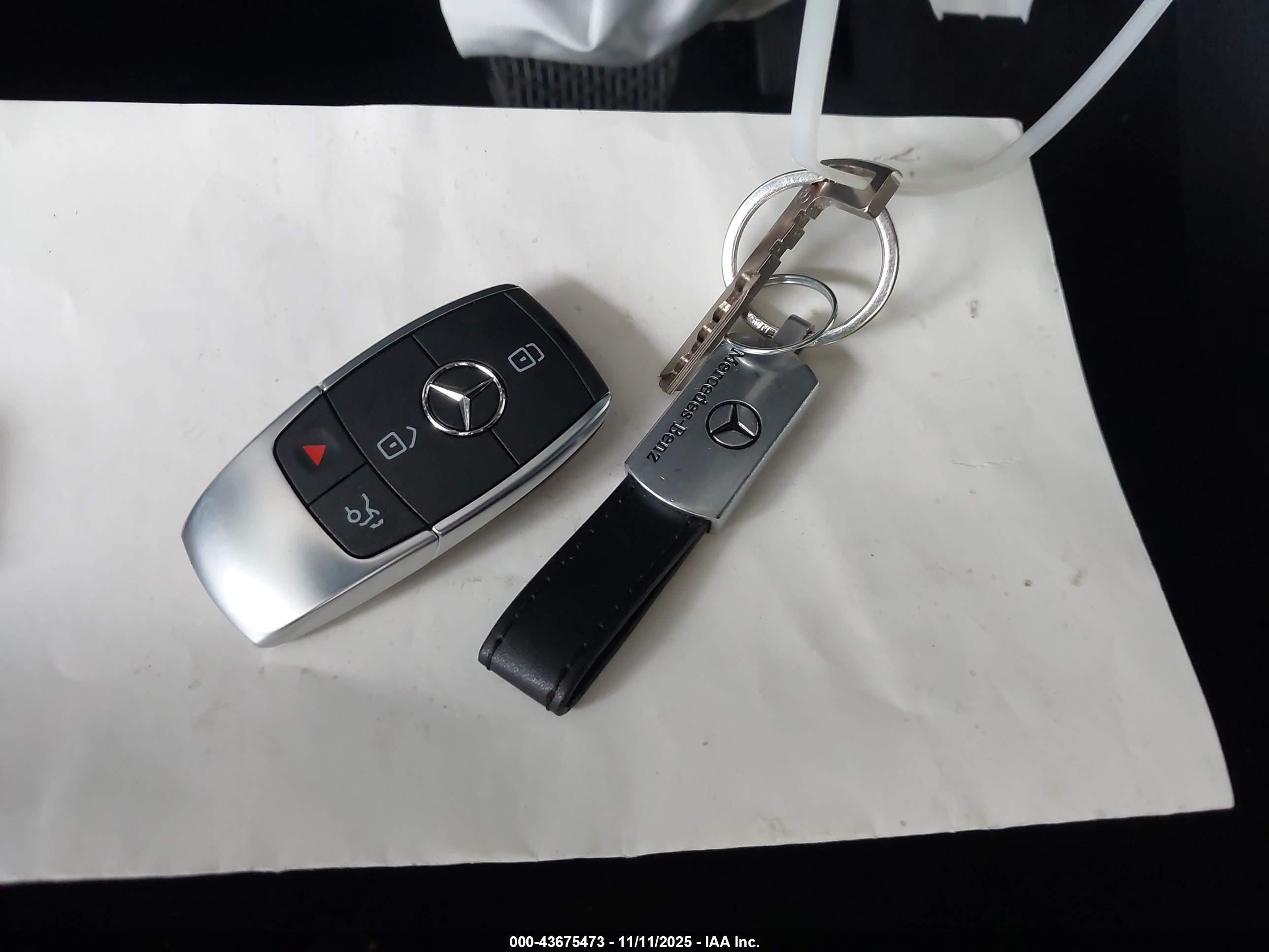 MERCEDES-BENZ EQB image 11