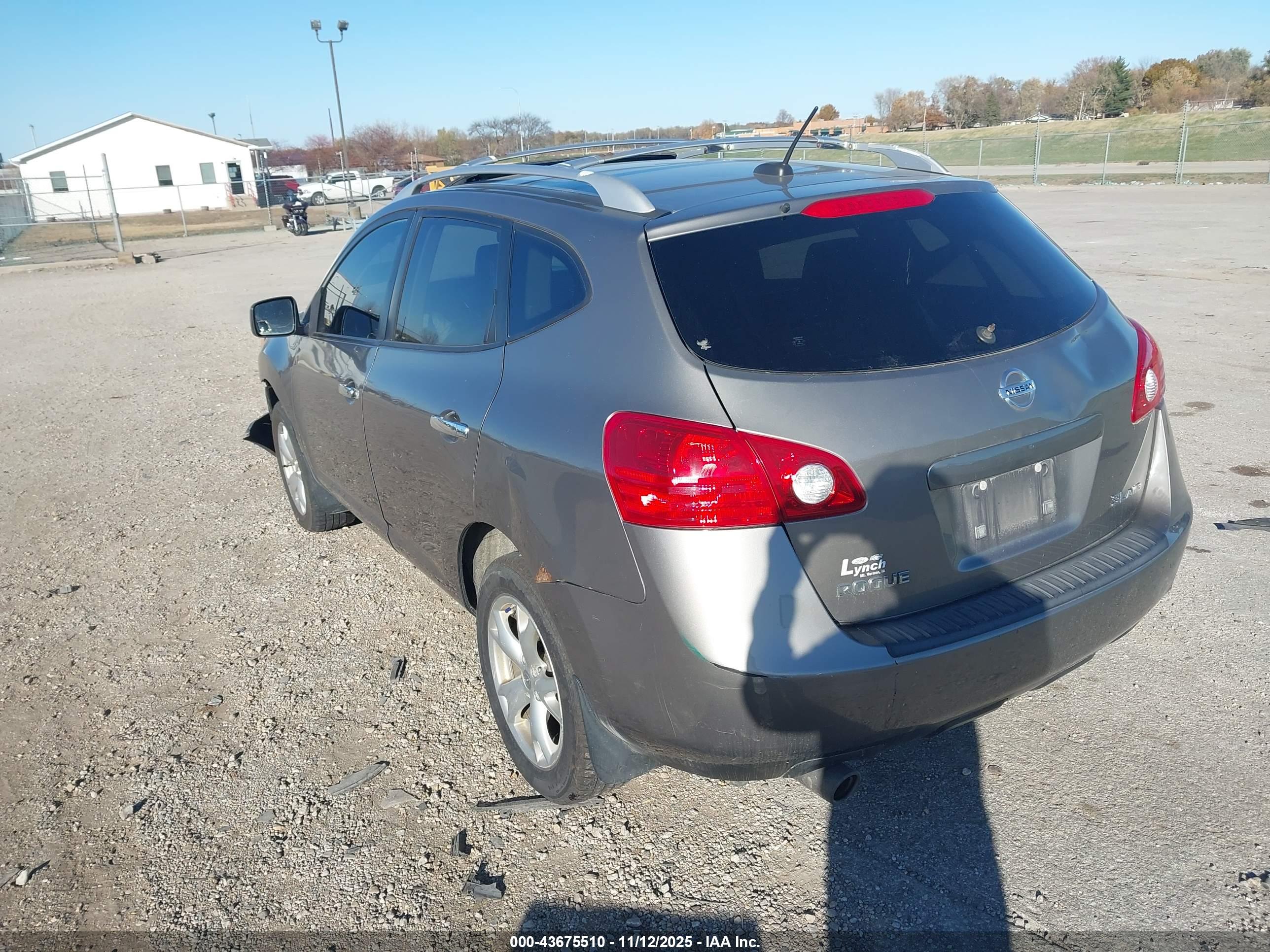 NISSAN ROGUE image 3
