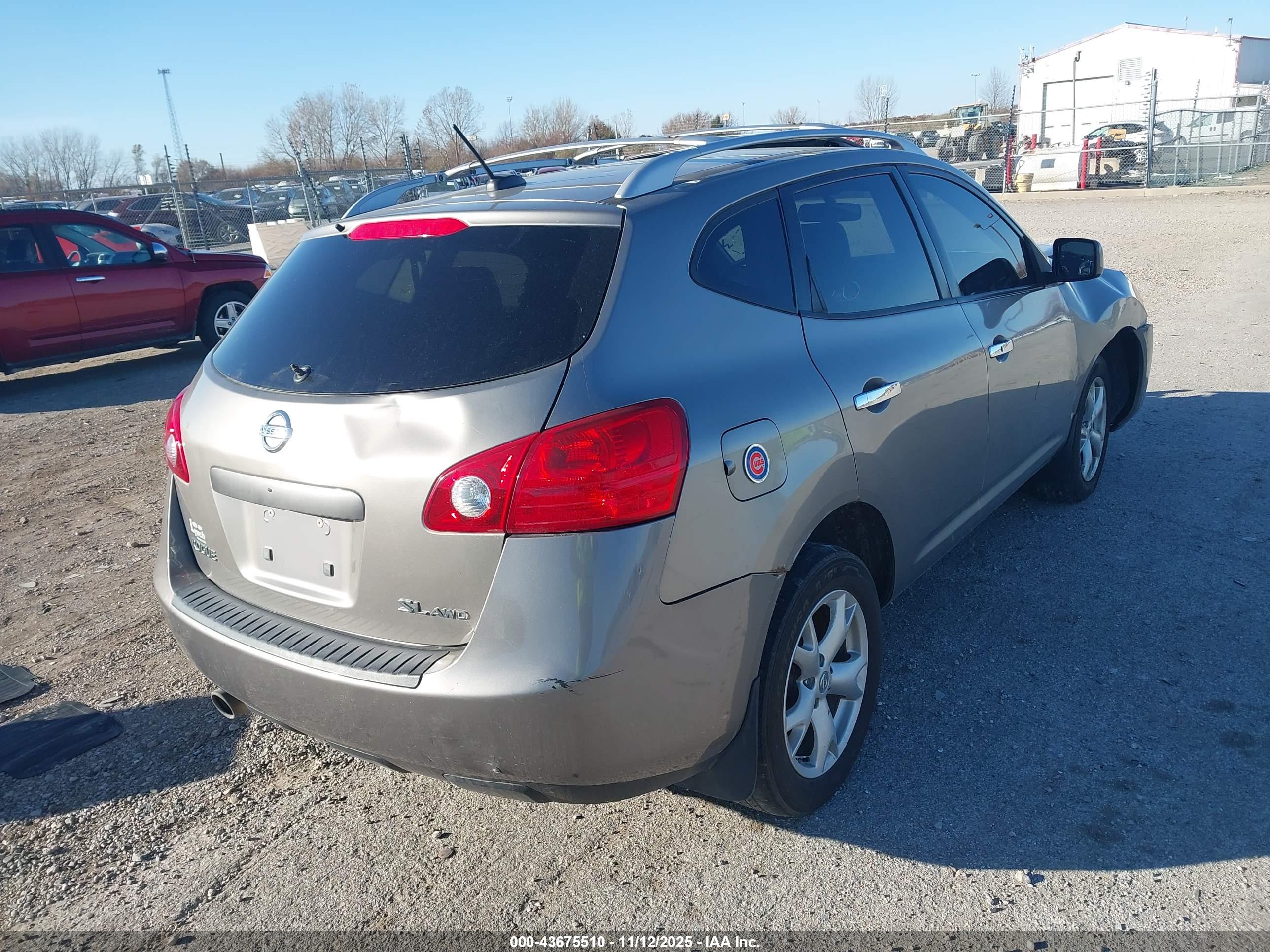 NISSAN ROGUE image 4