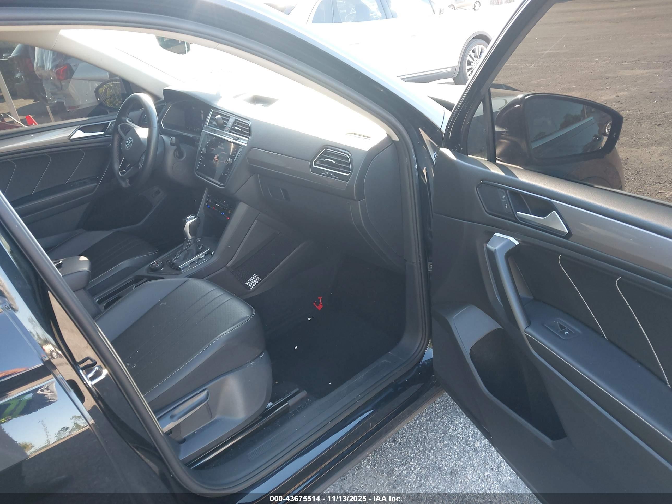 VOLKSWAGEN TIGUAN image 5