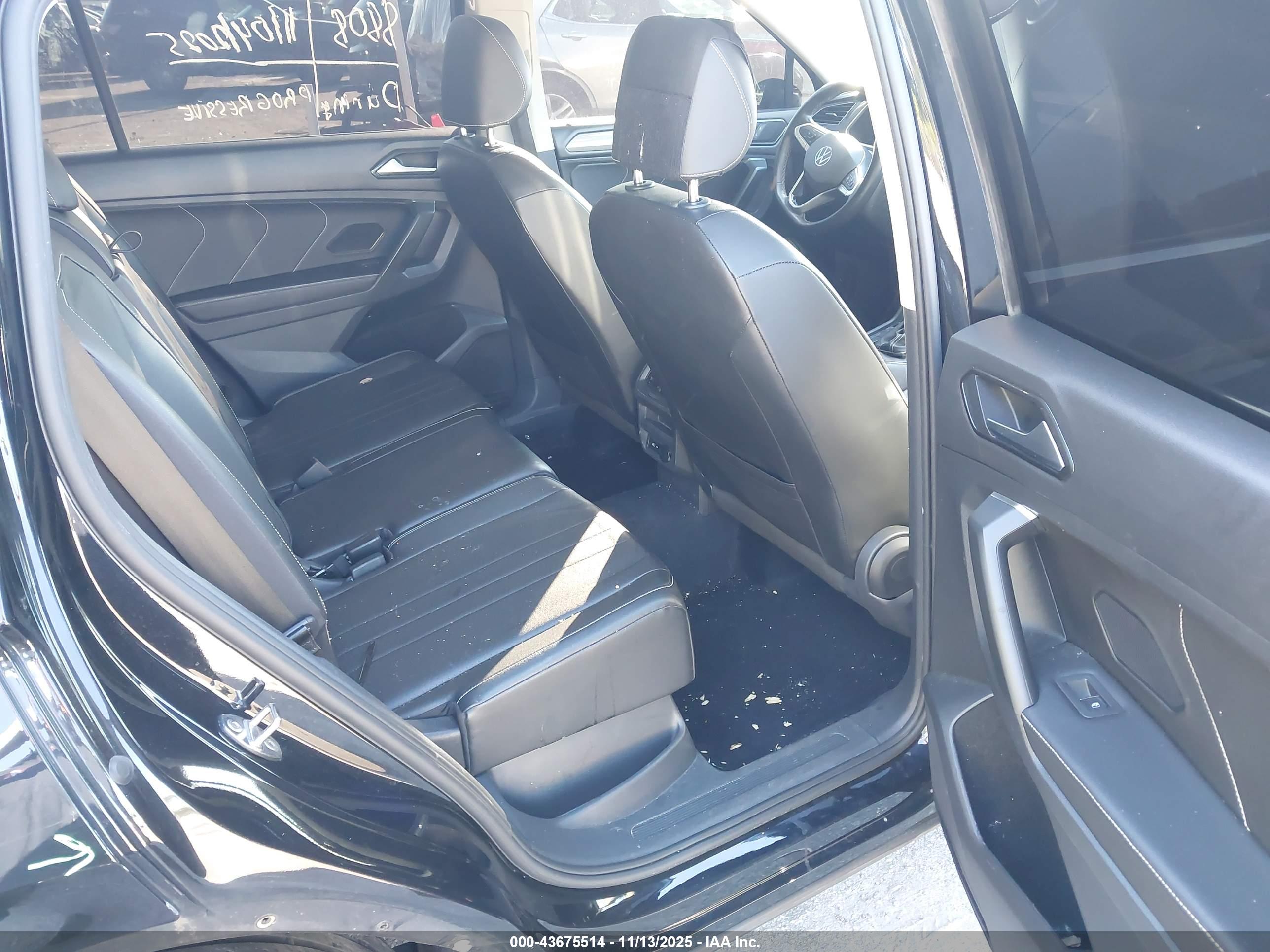 VOLKSWAGEN TIGUAN image 8