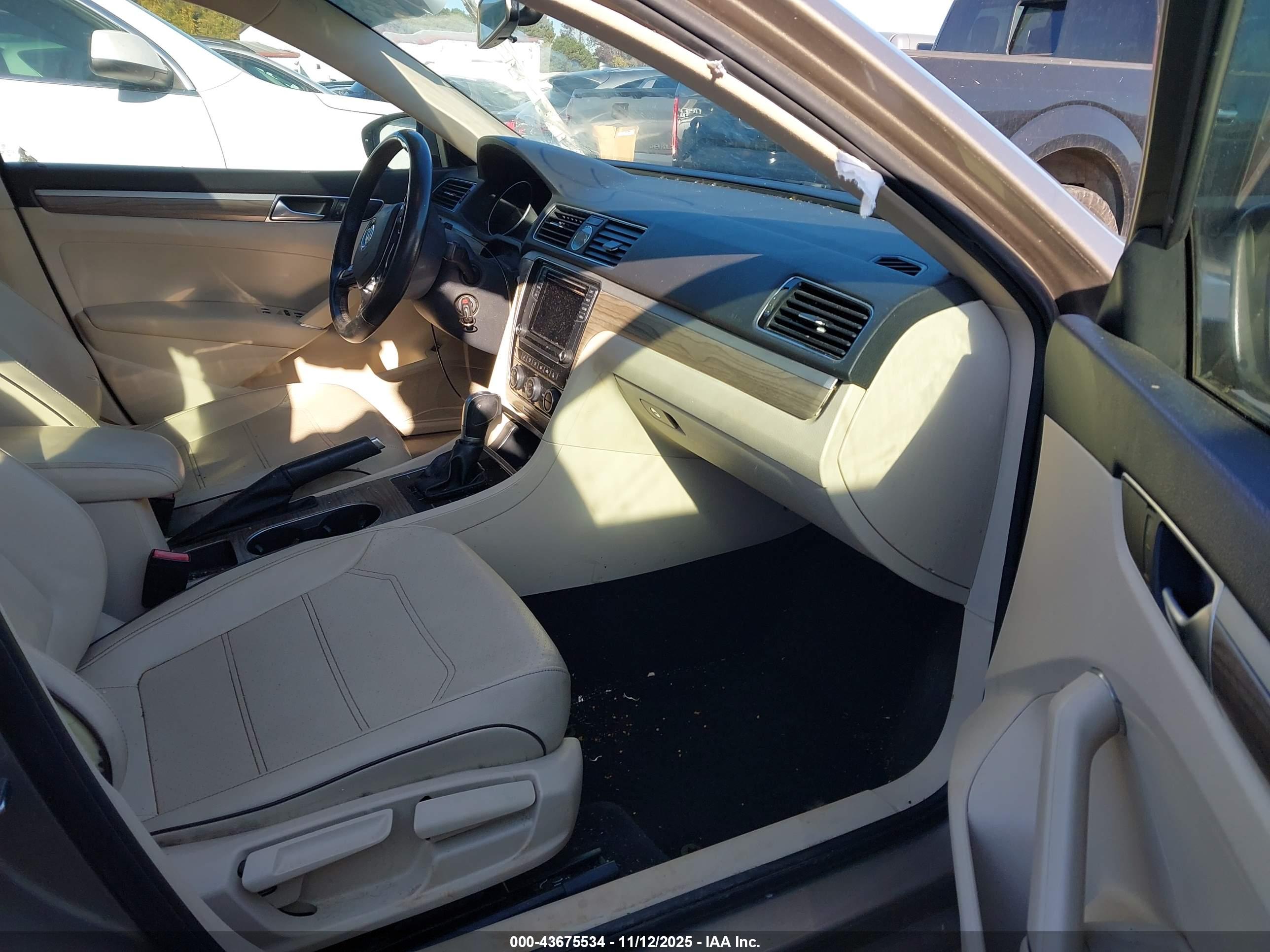VOLKSWAGEN PASSAT image 5