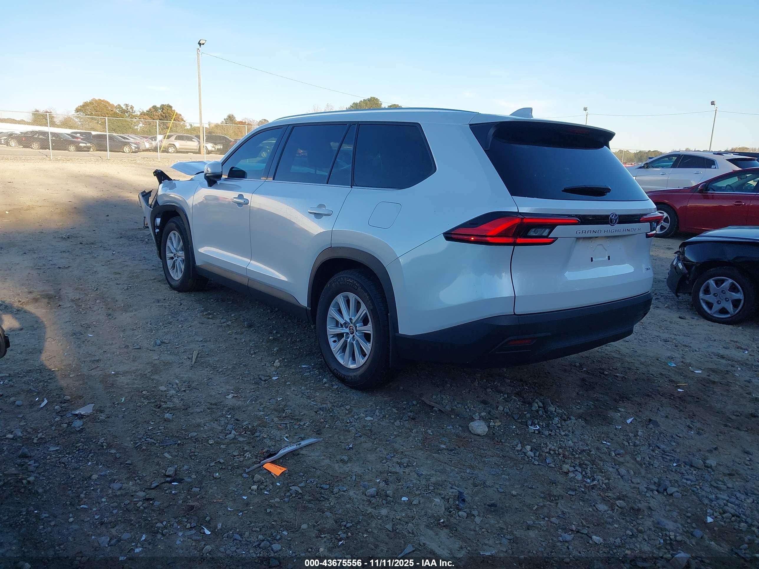 TOYOTA GRAND image 3