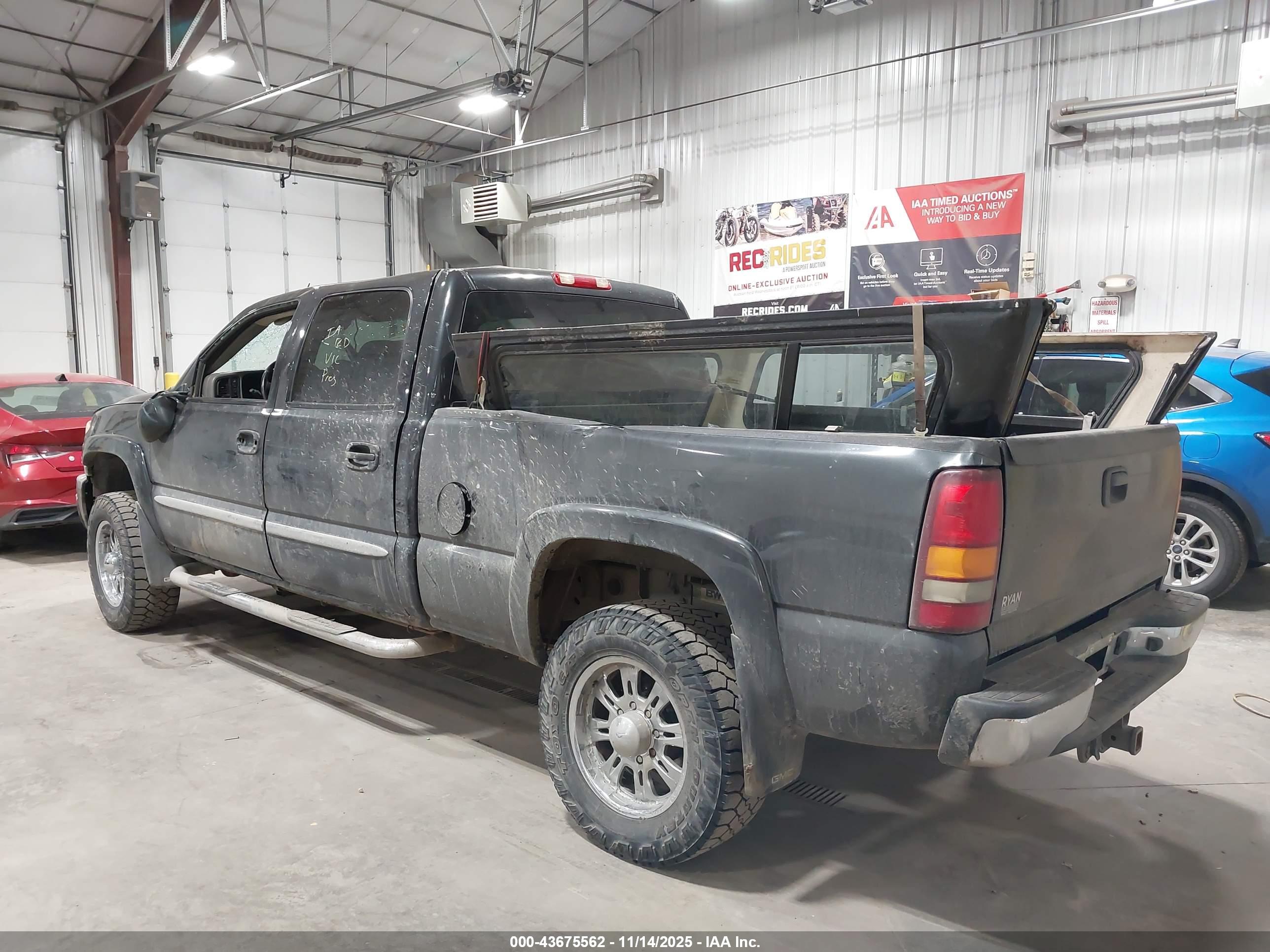 GMC SIERRA image 3