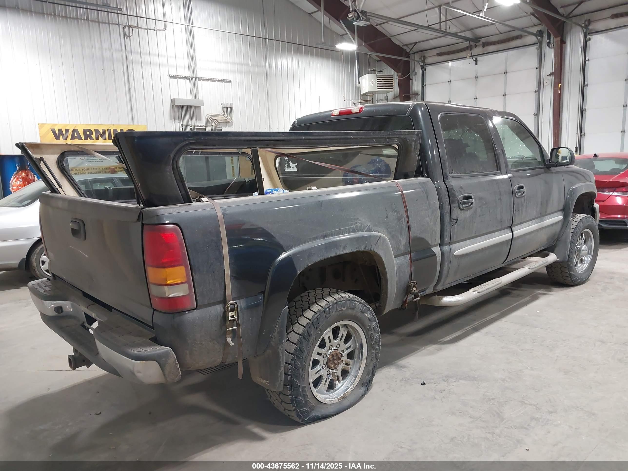 GMC SIERRA image 4