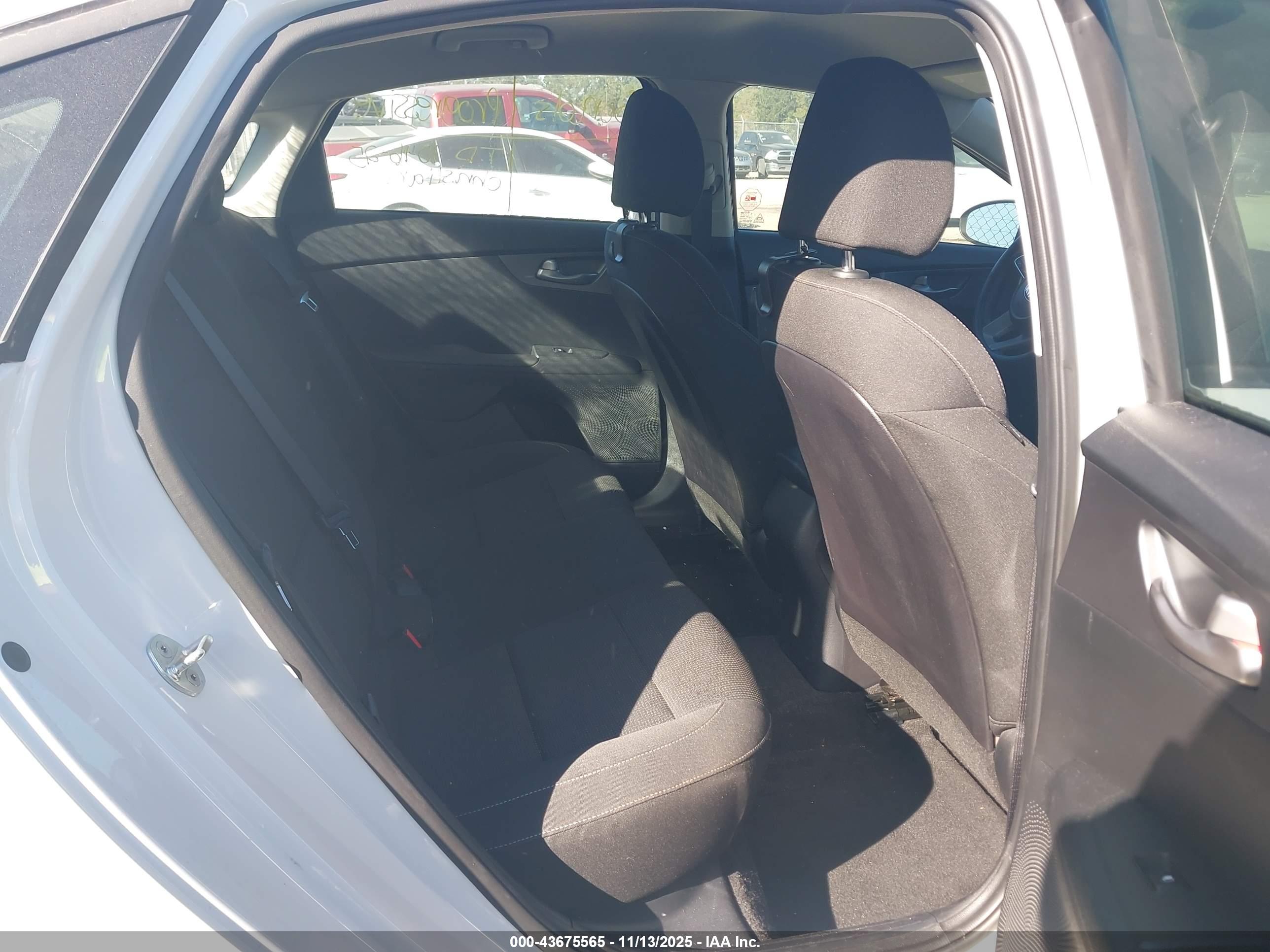 KIA FORTE image 8