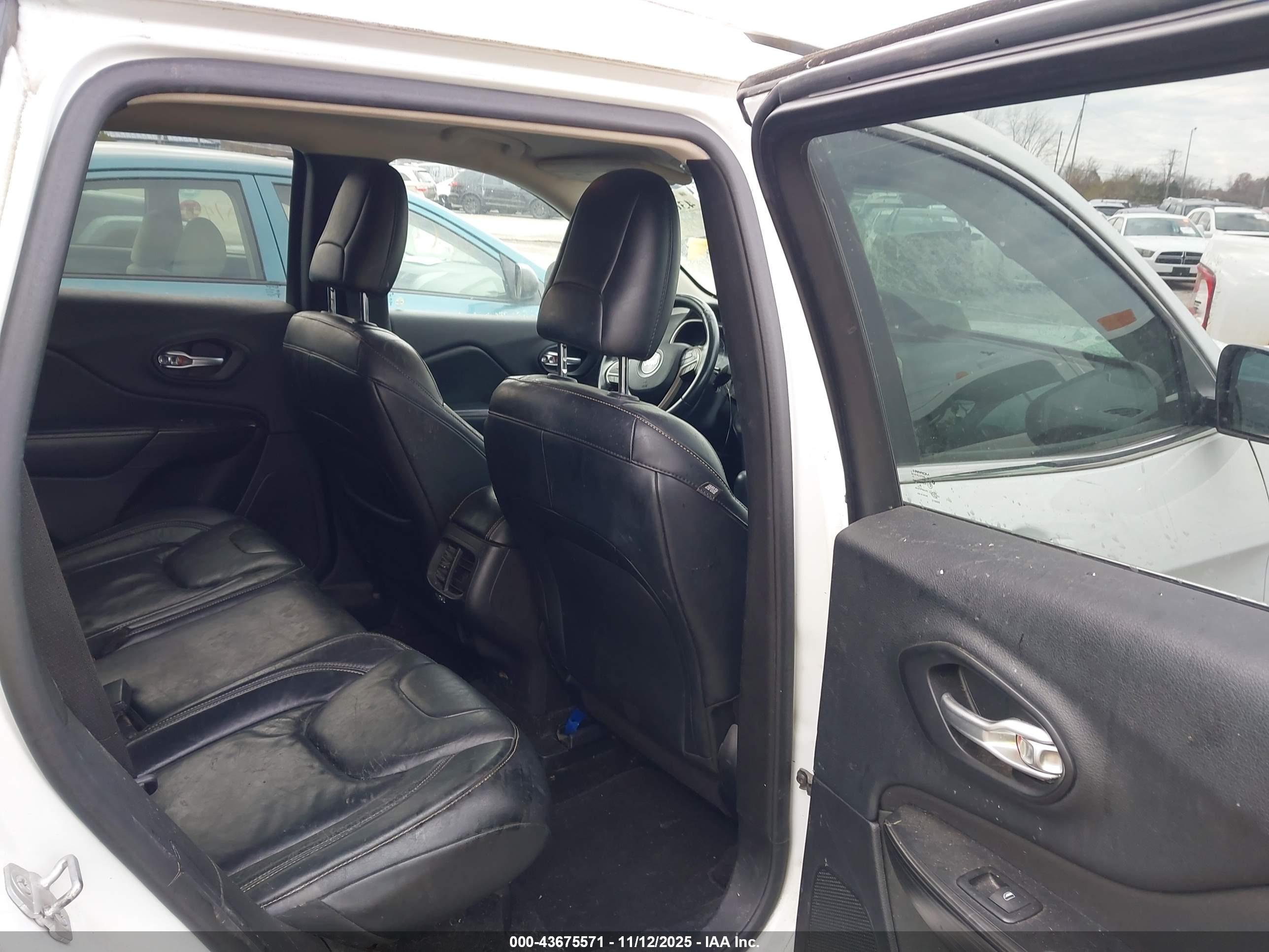 JEEP CHEROKEE image 8