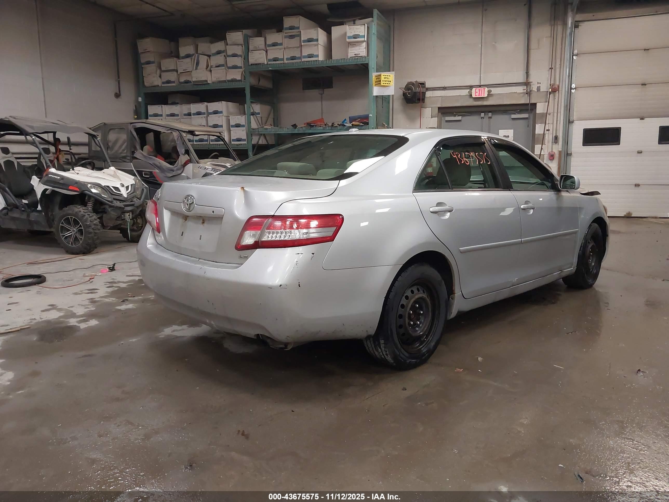 TOYOTA CAMRY image 4