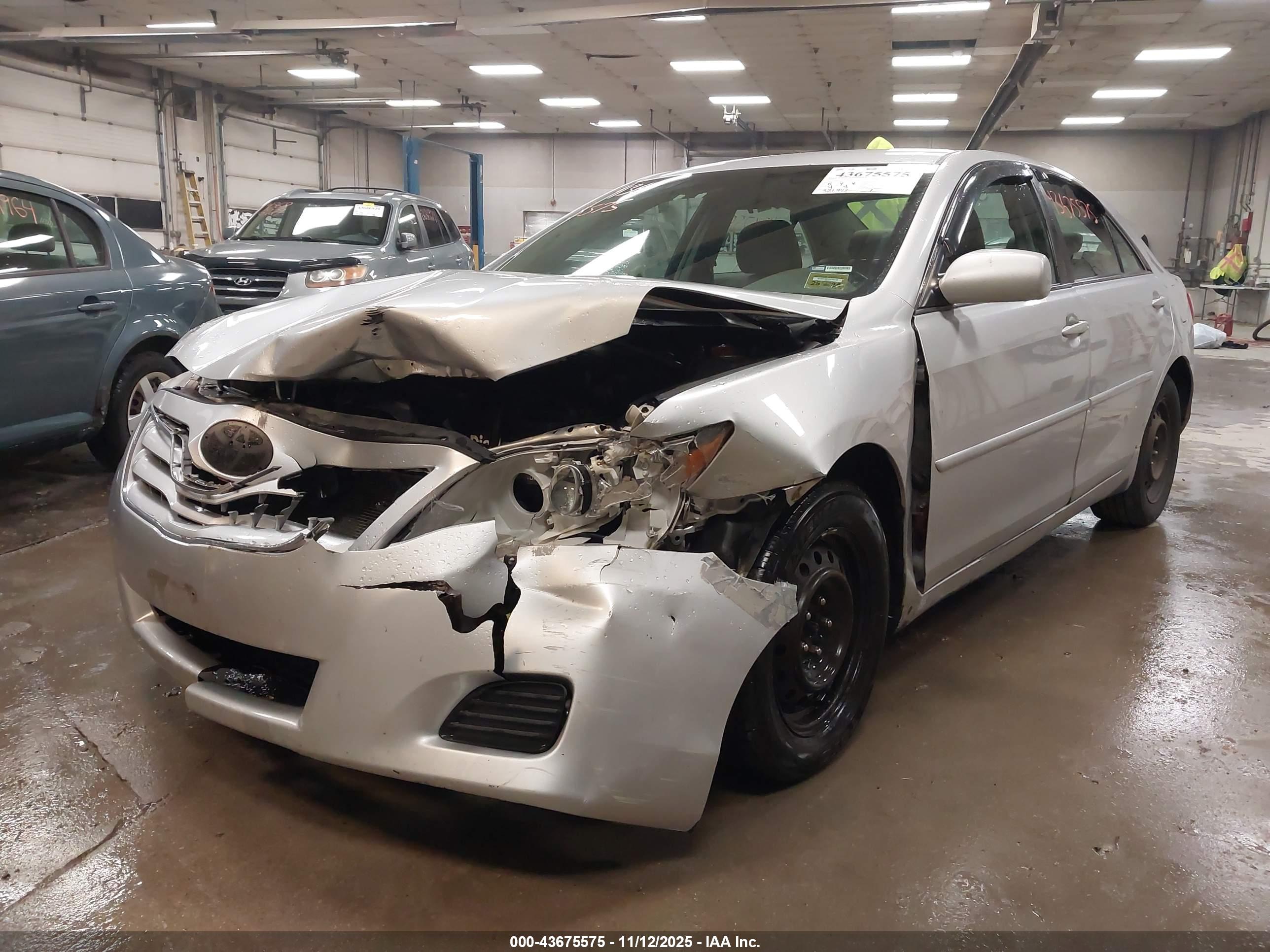 TOYOTA CAMRY image 6