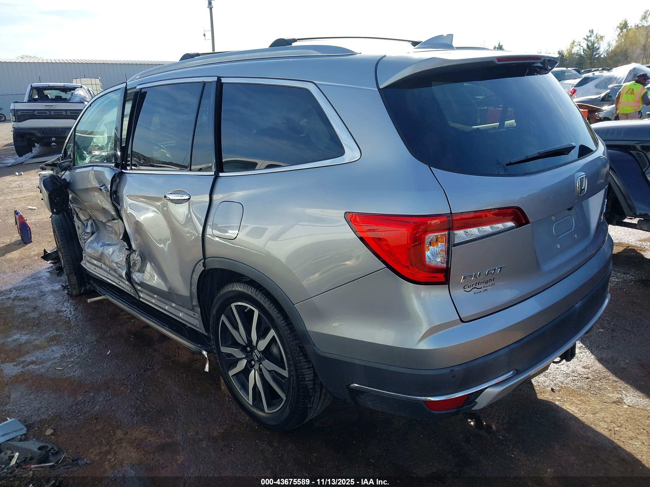 HONDA PILOT image 3