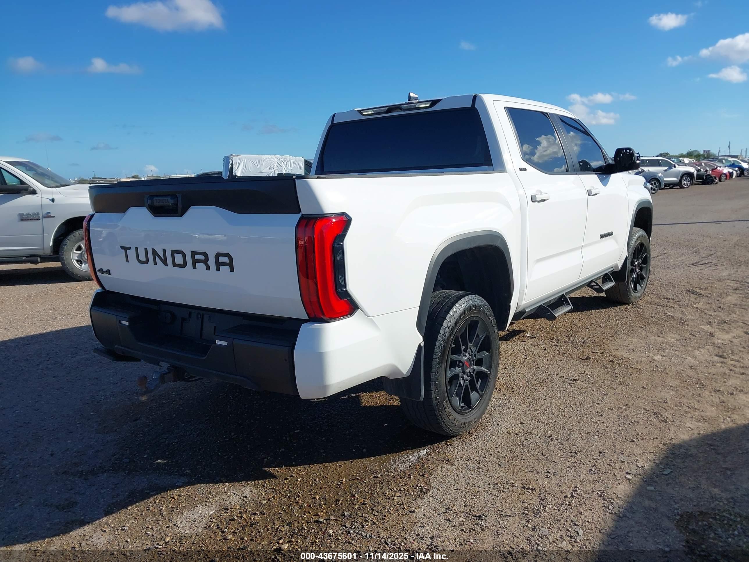 TOYOTA TUNDRA image 4