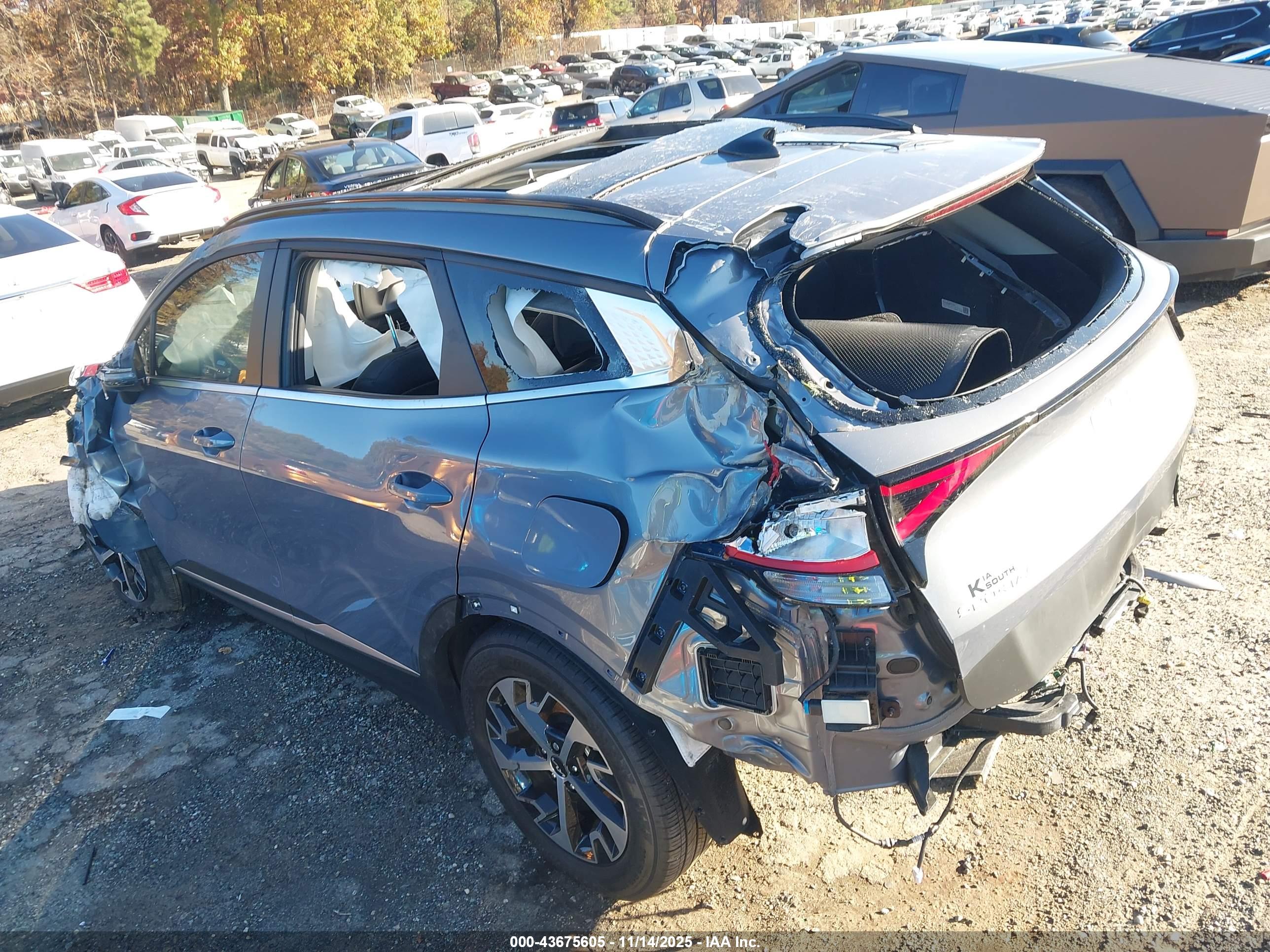 KIA SPORTAGE image 6