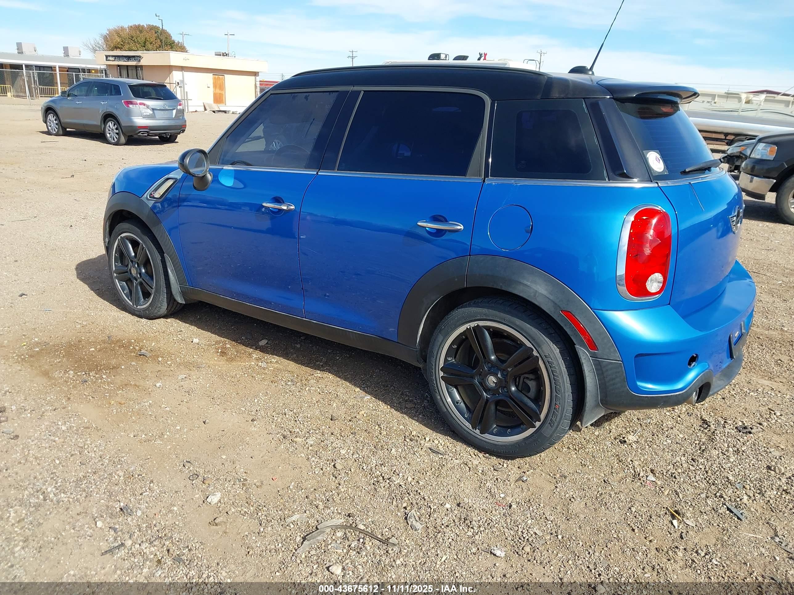 MINI COUNTRYMAN image 3