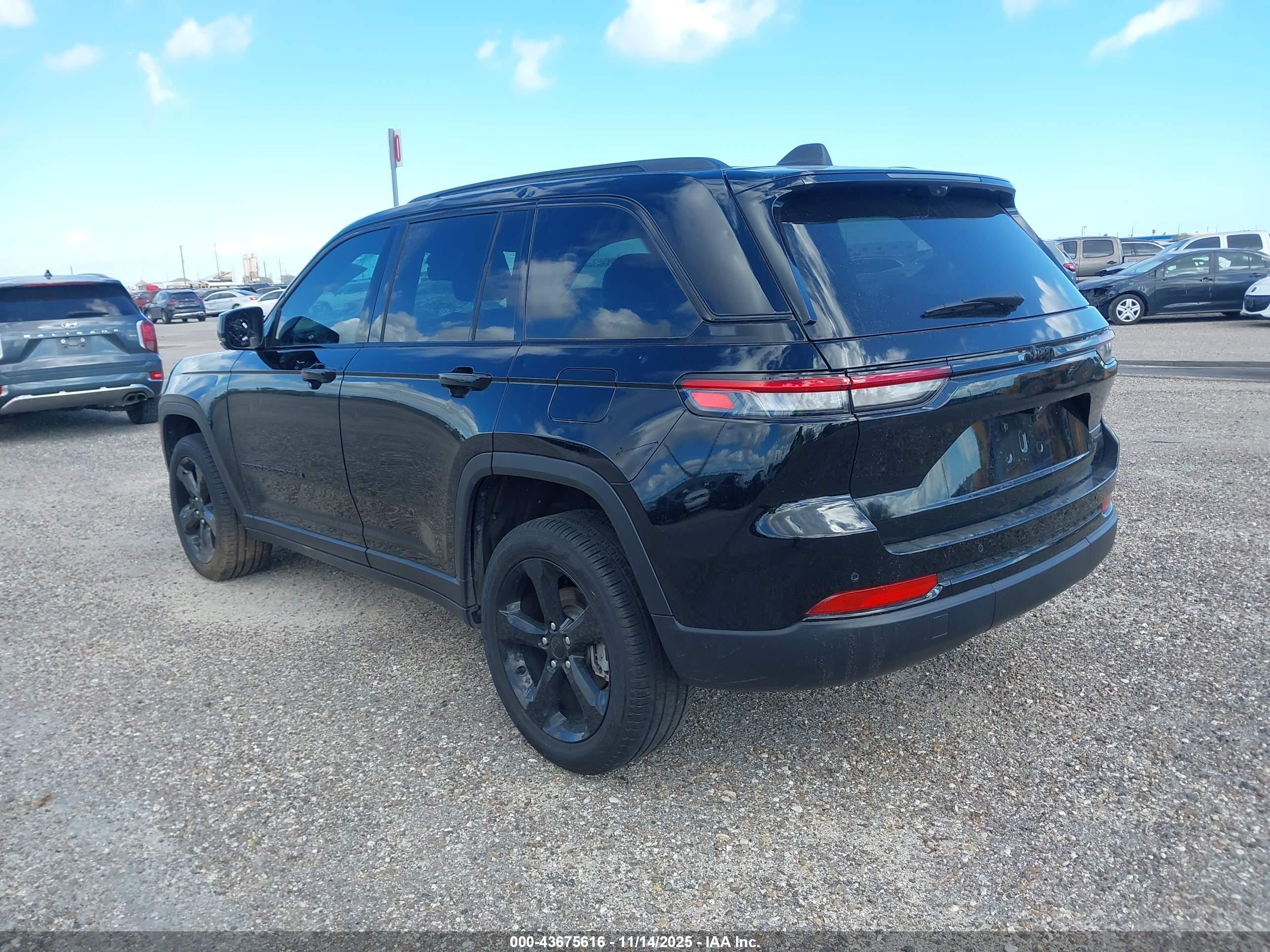 JEEP GRAND image 3