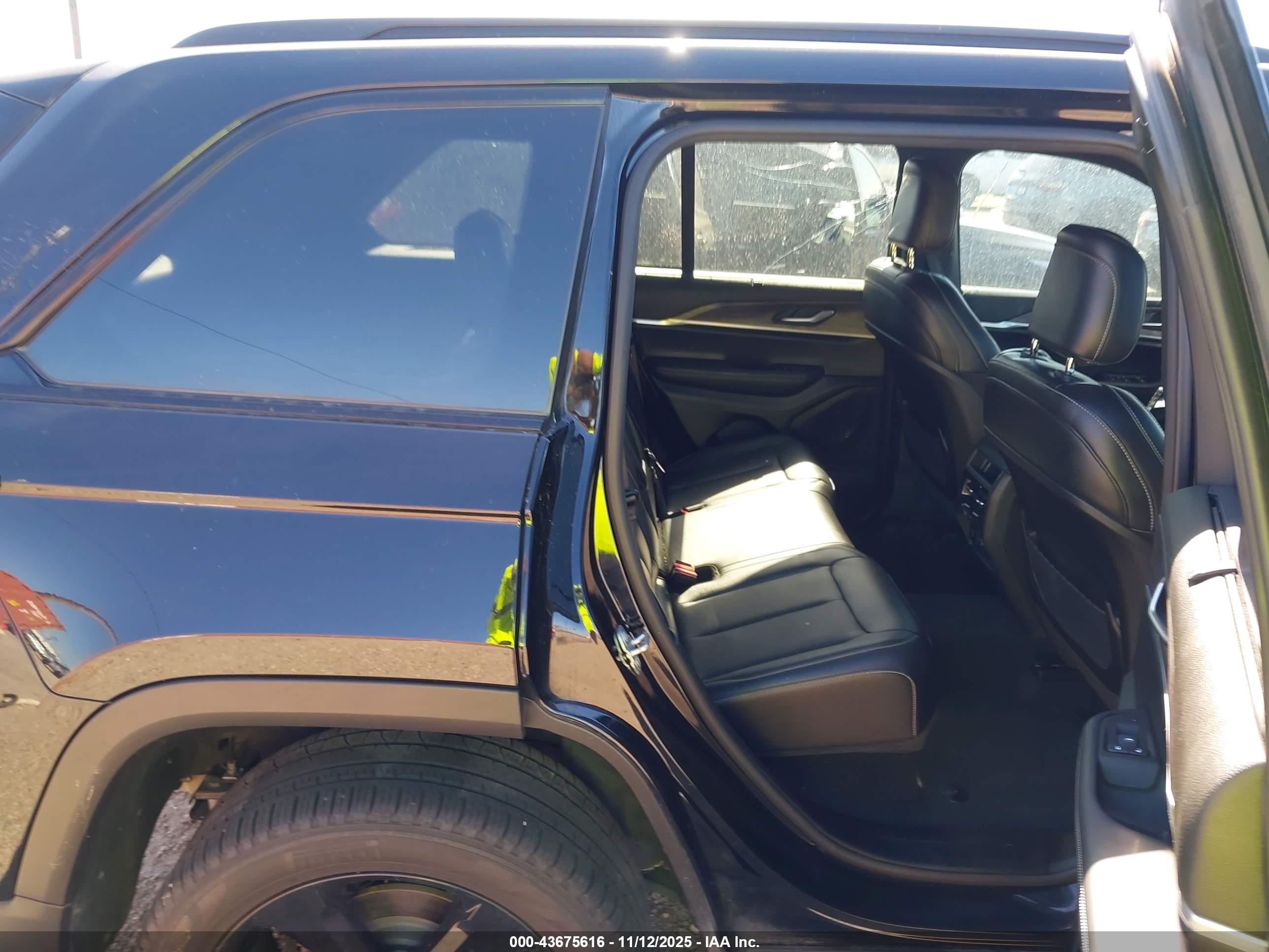 JEEP GRAND image 8