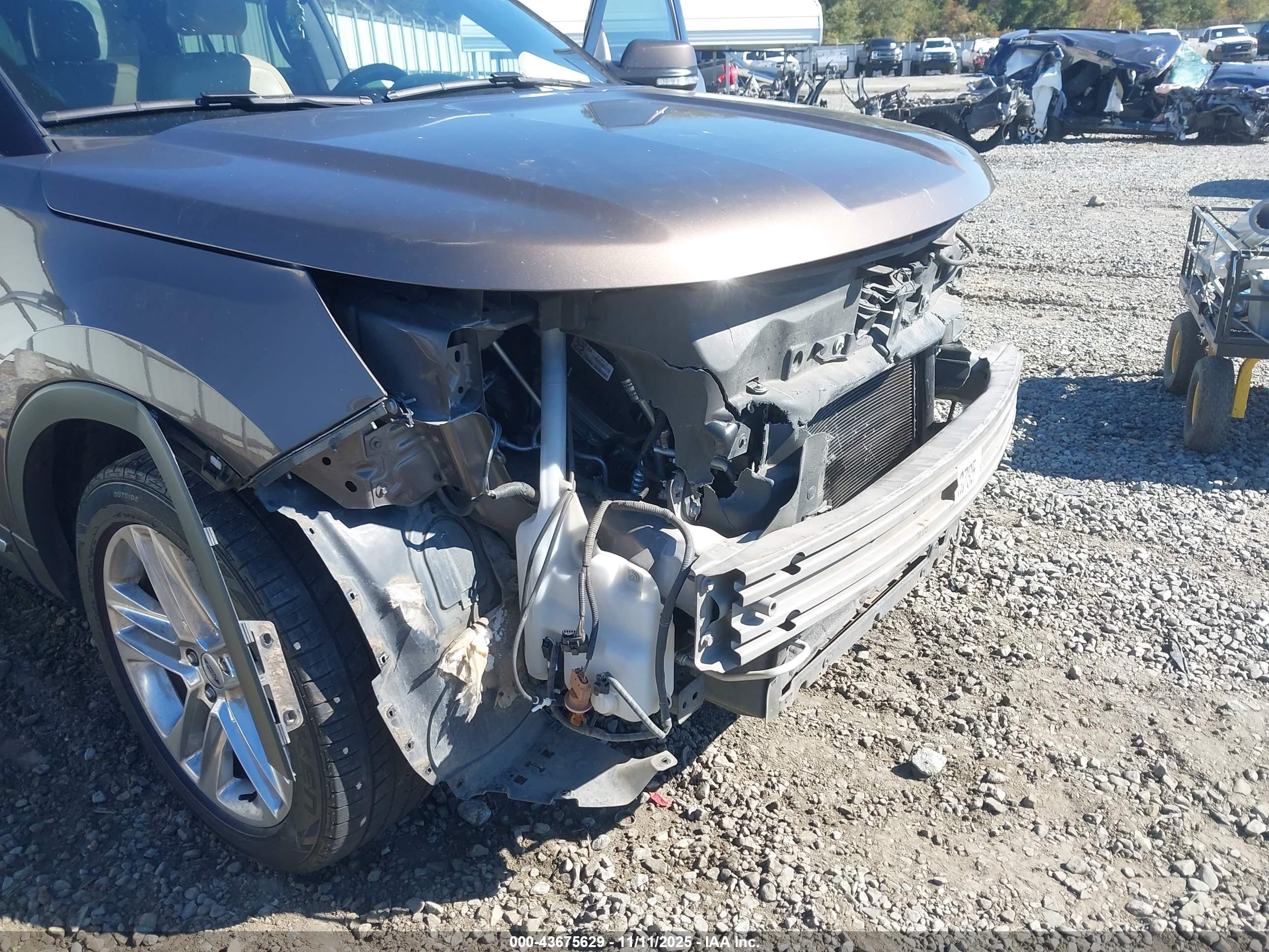 FORD EXPLORER image 6