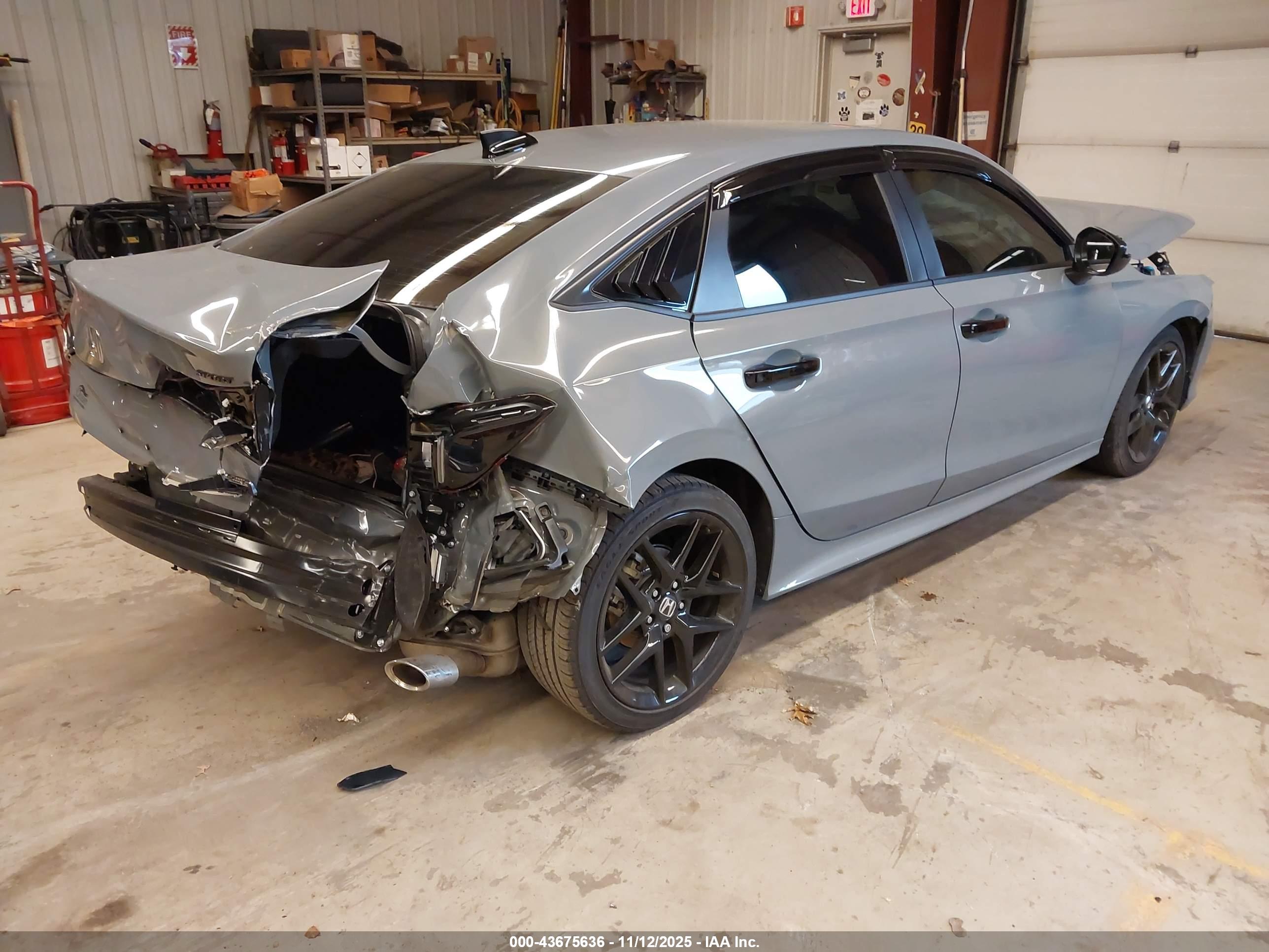 HONDA CIVIC image 4